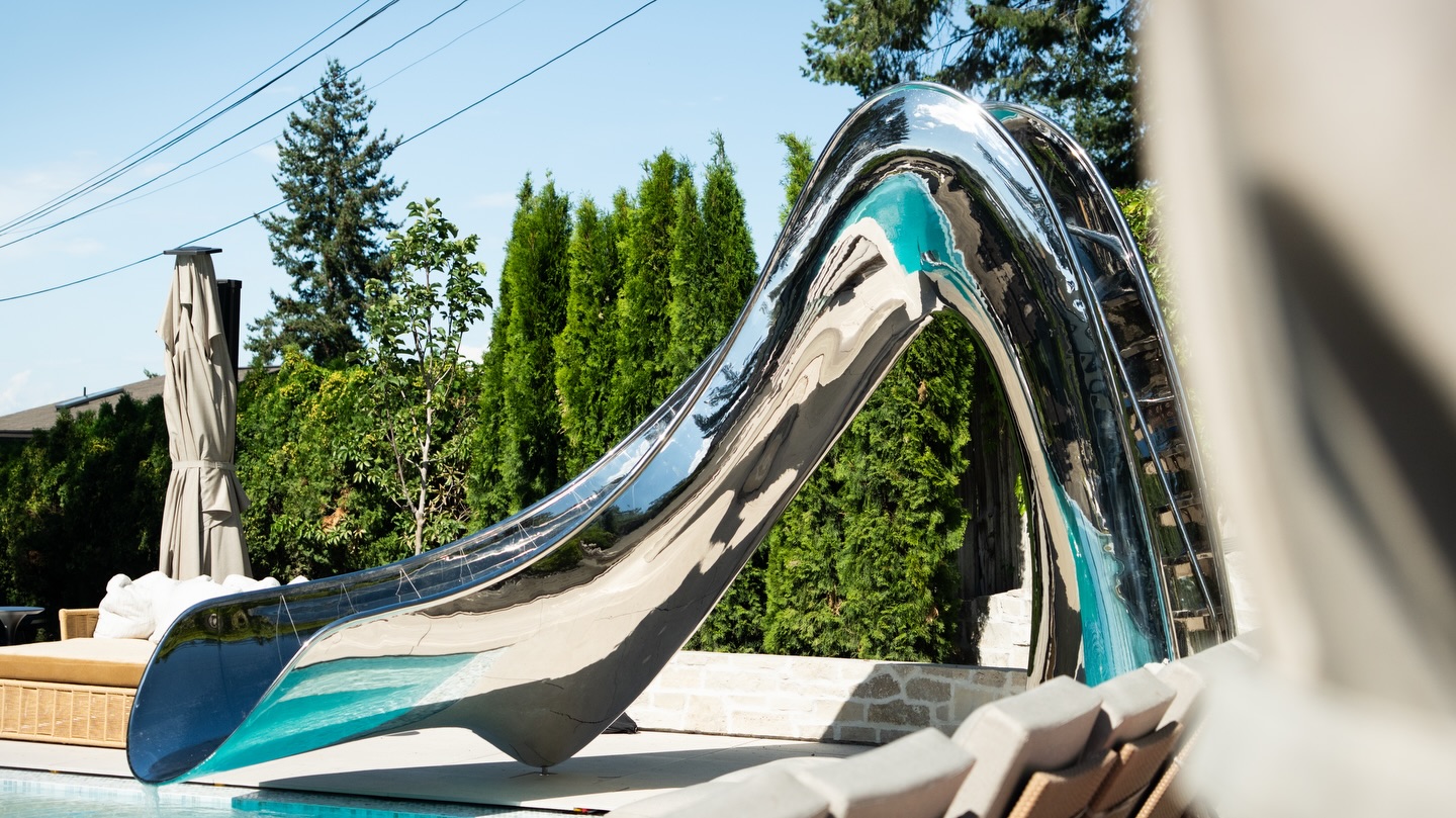 A statement piece you can slide down❗️
📲 Contact us today to get started on your project
(844) 562-5362
#Poolhouse #LuxuryPools #KelownaPoolBuilder #OkanaganLiving #Splinterworks