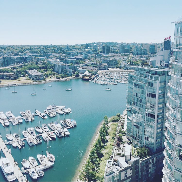 YALETOWN ⢠Formerly a heavy industrial area dominated by warehouses and rail yards, transformed since Expo86. The marinas, parks, high rise apartment blocks, and converted heritage buildings constitute one of the most significant urban regeneration projects in North America. #vancouver #yaletown #marinaside #realestate #vancity #realtor #vancouverrealtor #downtownvancouver #vancouverisaweaome #vancouverbc #seawall #marina #vancouverparks #heritage #formerindustrial #expo86 #vancouverbc #neighbourhoodspotlight