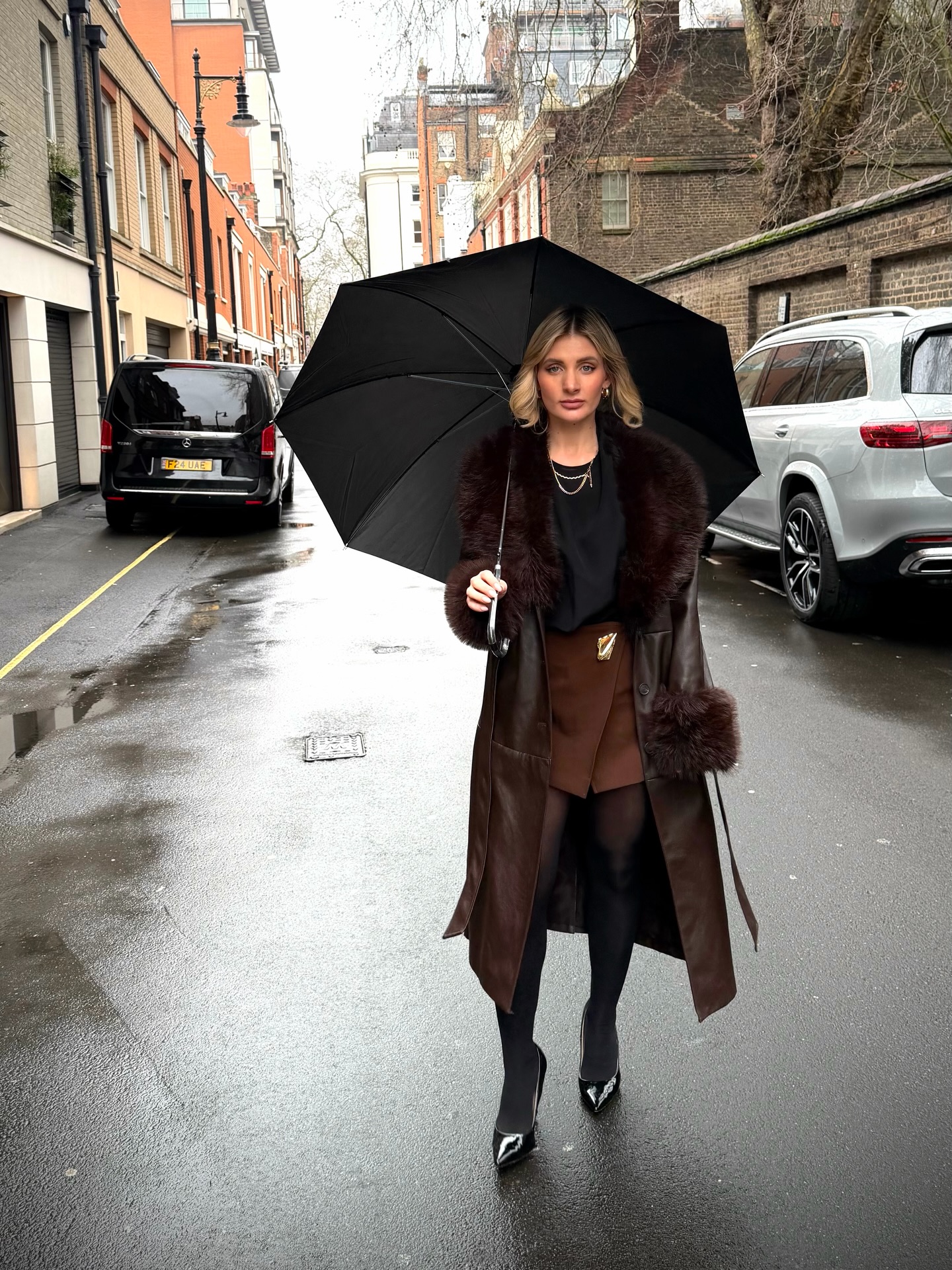 Guys… is it ever going to stop raining in London? ☔️
Three home searches done this week and the pace hasn’t slowed. I’m prepping today for next week’s viewings, out with a client from 12 today followed by 2 new client calls!
Rain or shine, the properties don’t wait… and neither do I :)
Then it’s a well-earned chilled weekend before we go again.
If you’re thinking about moving, investing, or just want to understand what’s actually available (not just what’s left online), send me a DM and let’s get you ahead of the market.
Also is anyone tuning into the Winter Olympics? I am fully invested!
#ahandwithproperty #propertyfinder #rainyday #winterolympics #propertysourcing