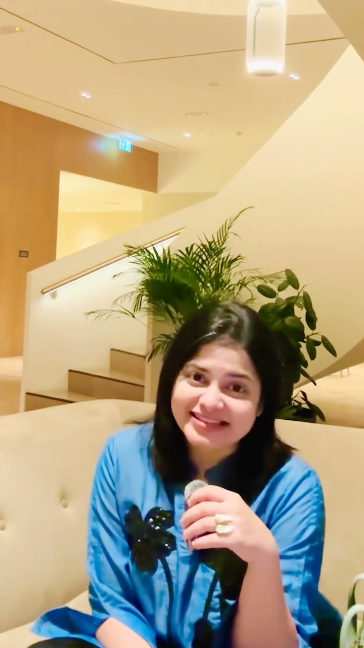 Stop carrying someone else’s load just because they refuse accountability.
It is a safety strategy, a learned coping mechanism to avoid getting blamed, avoid conflict, and stay out of trouble.
Their avoidance becomes your workload. So don’t fight them. Stop compensating. Return the responsibility to where it belongs.”
Boundaries you can try :
1. Simple one liner : “I’m not upset, I’m just not taking ownership of this for you.”
2. Name it without attacking: “I hear you. And I still need this handled.”
3. Hand it back: “What’s your next step, and by when?”
4. Stop compensating: no extra reminders, no fixing, no last-minute saving
5. Let reality teach: If it isn’t done, they handle the consequence, not you
6. Protect your energy: “I won’t carry this for you anymore, but I’m happy to support you while you do it.”
“Accountability is not pressure. It is respect for everyone’s time, energy, and adulthood.”
#PersonalGrowth #Boundaries #EmotionalMaturity #PeoplePleasingRecovery #findingyou