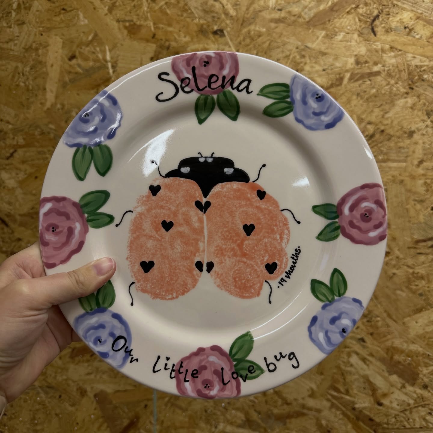 Roses are red, violets are blue…
tiny love bug bums make the cutest keepsakes too 🐞❤️
This little love bug print is giving us all the Valentine’s feels today. The squish. The cheeks. The memories that last forever.
If you’re still planning the perfect Mother’s Day surprise for Mum, Nan or Gran — this is your sign 👣✨
We’ll be back on Monday 23rd @coffeecakeplay for our final week of Mother’s Day prints.
Don’t miss out — once they’re gone, they’re gone.
Book today via the link in our bio.
#SolihullMums #MothersDaySolihull #BabyPrints #LoveBugPrint #FiredCrafts KeepsakesThatLast