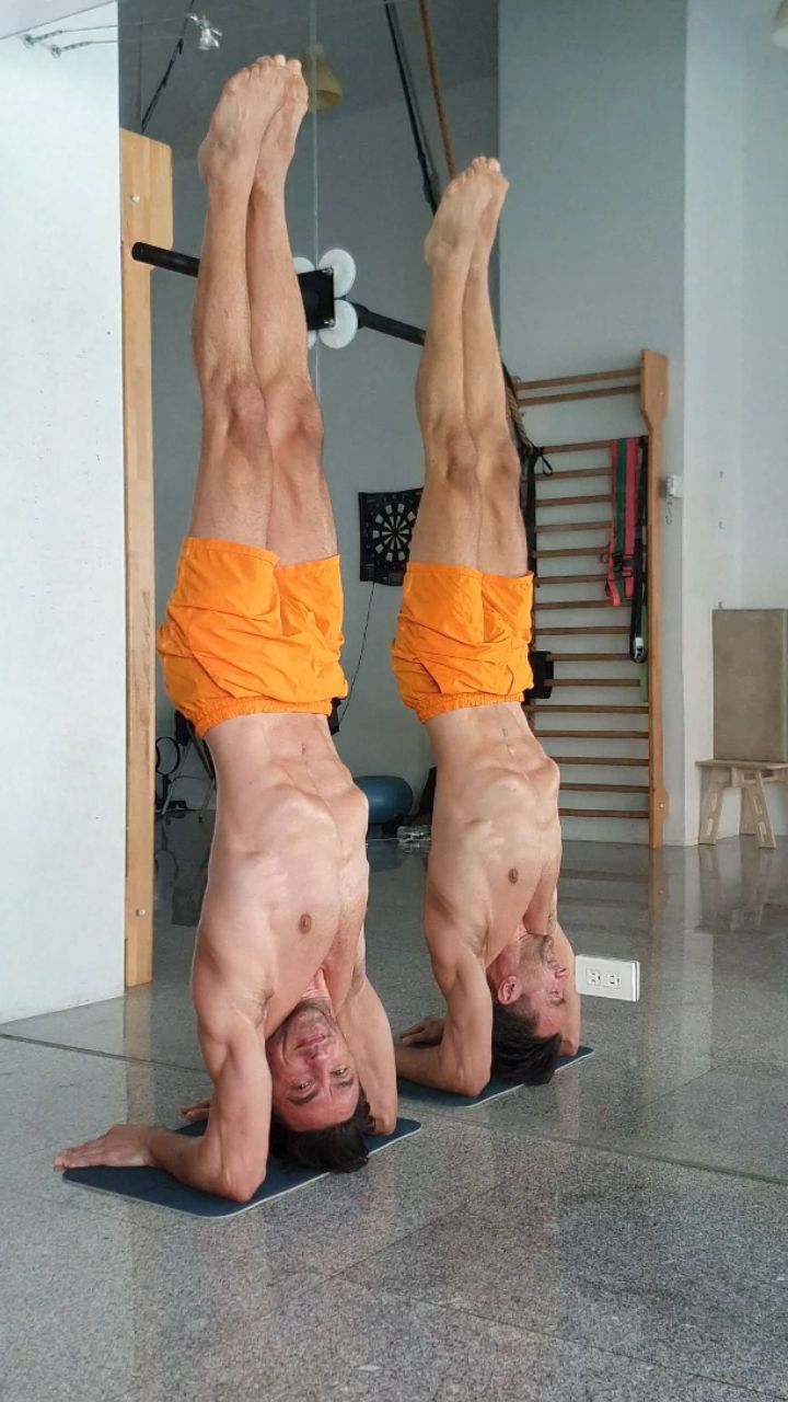 Pincha Mayurasana Balance Practice
Handstand Stick: www.fitprogress.com/shop/handstand-stick
FitProgress Studio Coaching @HandstandTrack Balance Support System.