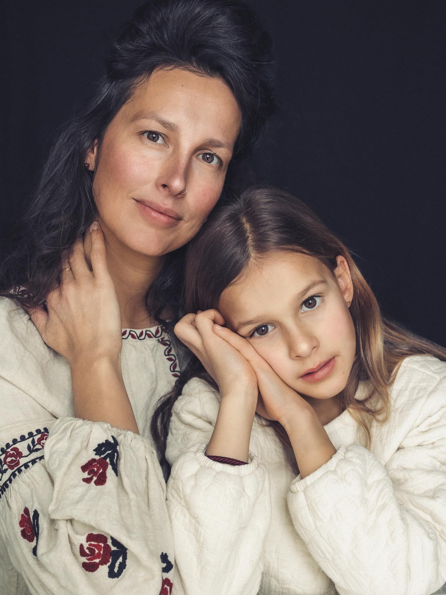 Frances & Otte Kee ✨
@francesvangrondelle
✎………………………………..
.
.
.
.
.
.
.
.
.
.
.
.
#helenaandsisters #portraits
#fotografie #portretten #familiefotograaf