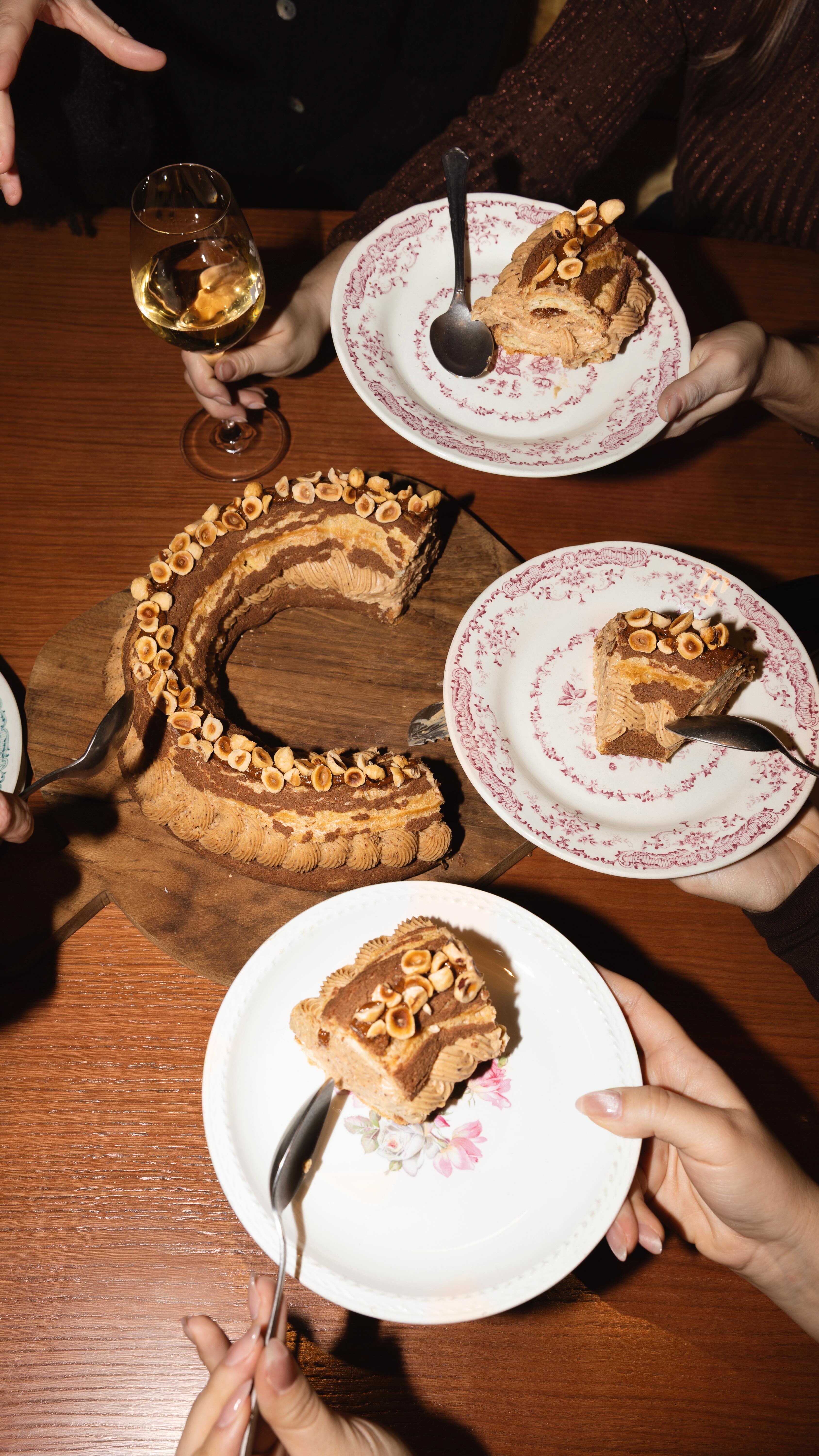 CONCOURS │ 1 repas pour 2 à gagner !
Rosalie souffle sa première bougie ! Pour célébrer cet anniversaire comme il se doit, @loulou_antony et @rosalie_restaurant se réunissent pour vous faire gagner 1 repas pour 2 chez Rosalie 🫶
Pour participer, c’est très simple :
· Liker la publication
· Identifier votre +1 en commentaire
· Être abonné·e à @loulou_antony et @rosalie_restaurant
Fin du concours le 20 février. Bonne chance à tous !
Le ou la gagnant·e sera contacté·e par message privé.