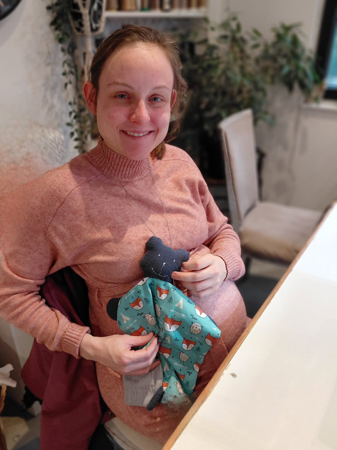 Adorable petit doudou pour la naissance du futur petit, bravo à Isabelle pour cet adorable travail.
#lesateliersgrege, #coursdecouture ,#coutureaddict