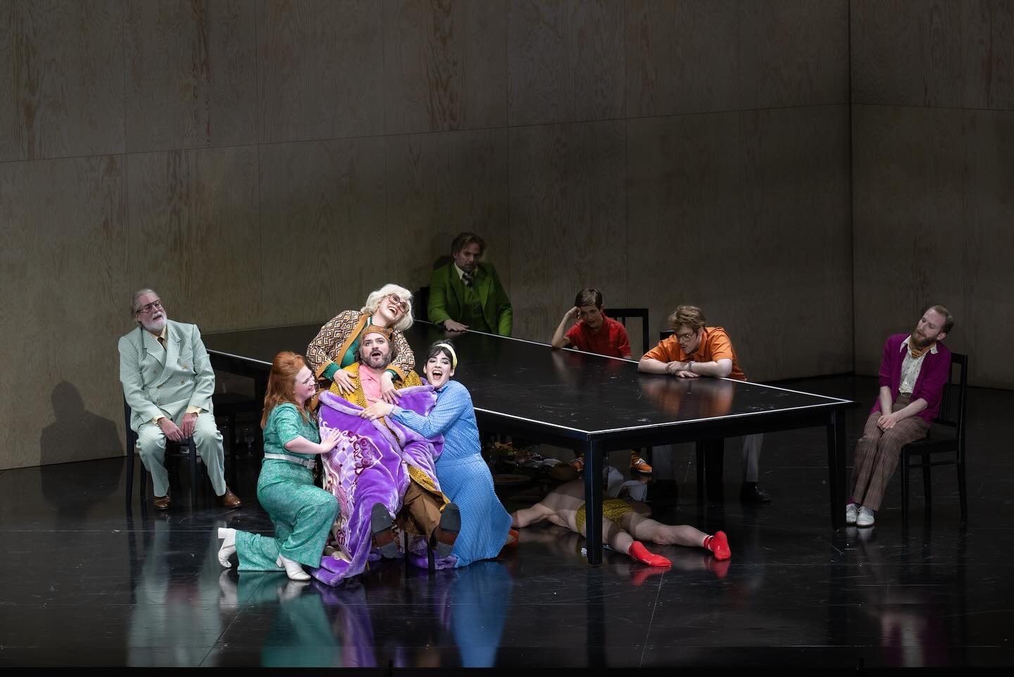 Trittico number 4 tonight! Catch us live on @npoklassiek (will also be posted on the website after the show) ✨
Excited for another night with this wild Schicchi fam!
📸 @monikarittershaus for @nationaleoperaballet