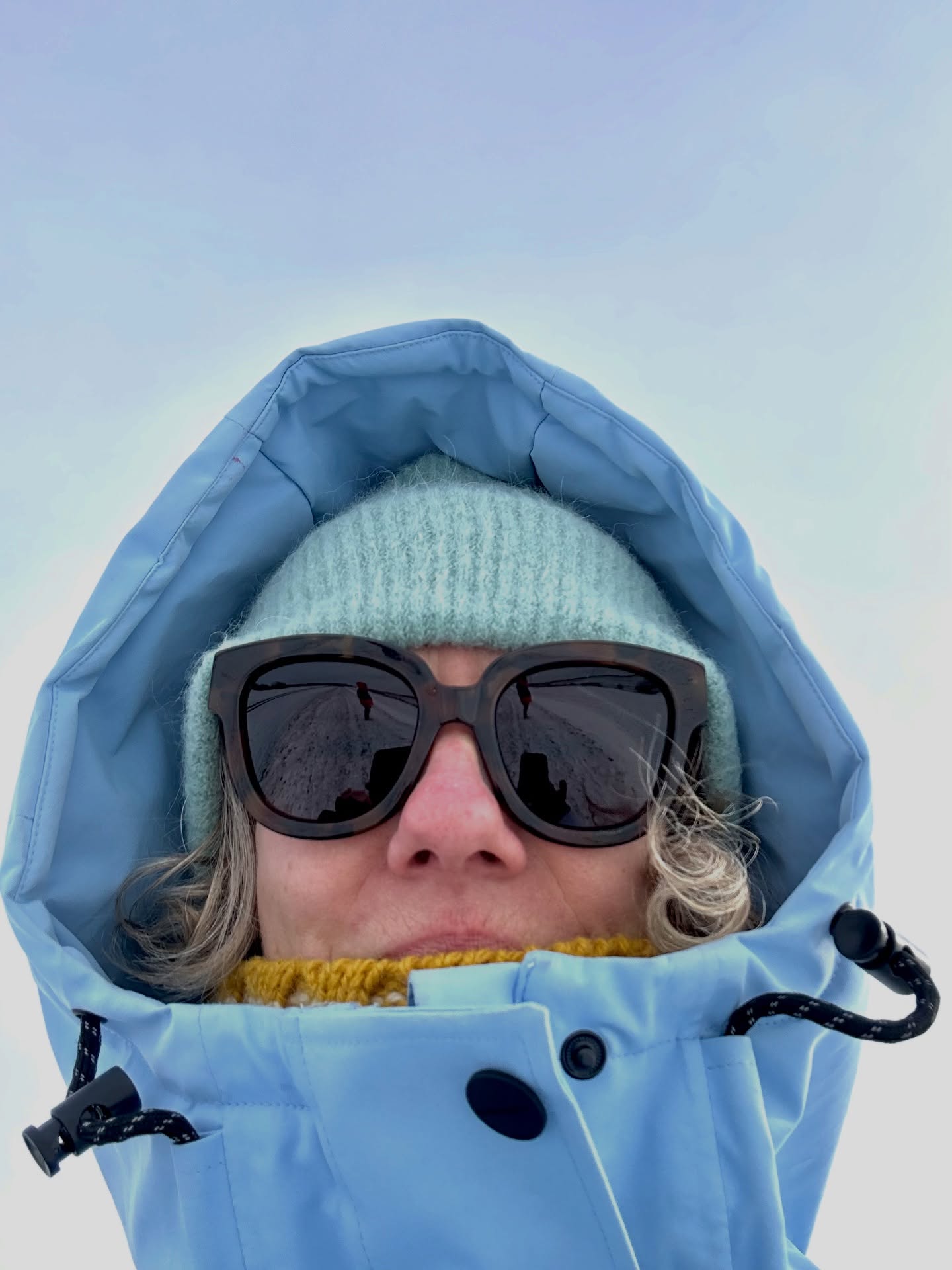 Kreativ-Spaziergang an der Elbe
Eis glitzert, Schnee knirscht unter den Schuhen.
Minimalismus trifft Struktur – Inspiration für neue Ideen!
·
Creative Walk along the Elbe
Ice sparkles, snow crunches underfoot
Minimalism meets structure – inspiration for new ideas!
#langsamkeit
#achtsamkeit
#töpferkurs