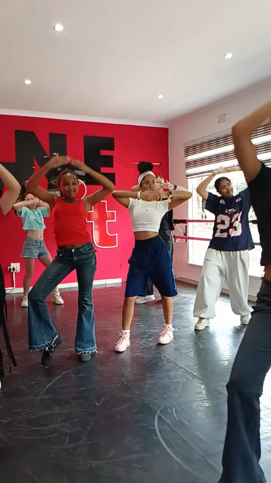 Our dancers had way too much fun learning this K-pop cover in class. The energy was 10/10!🔥
Want to jump in and try out? Only R100!
We’re here every single week, available for any age and level!🙌
For more info contact us on 067 852 1567📲
#danceit #danceitstudios #dancestudio #kpop #kpopclass