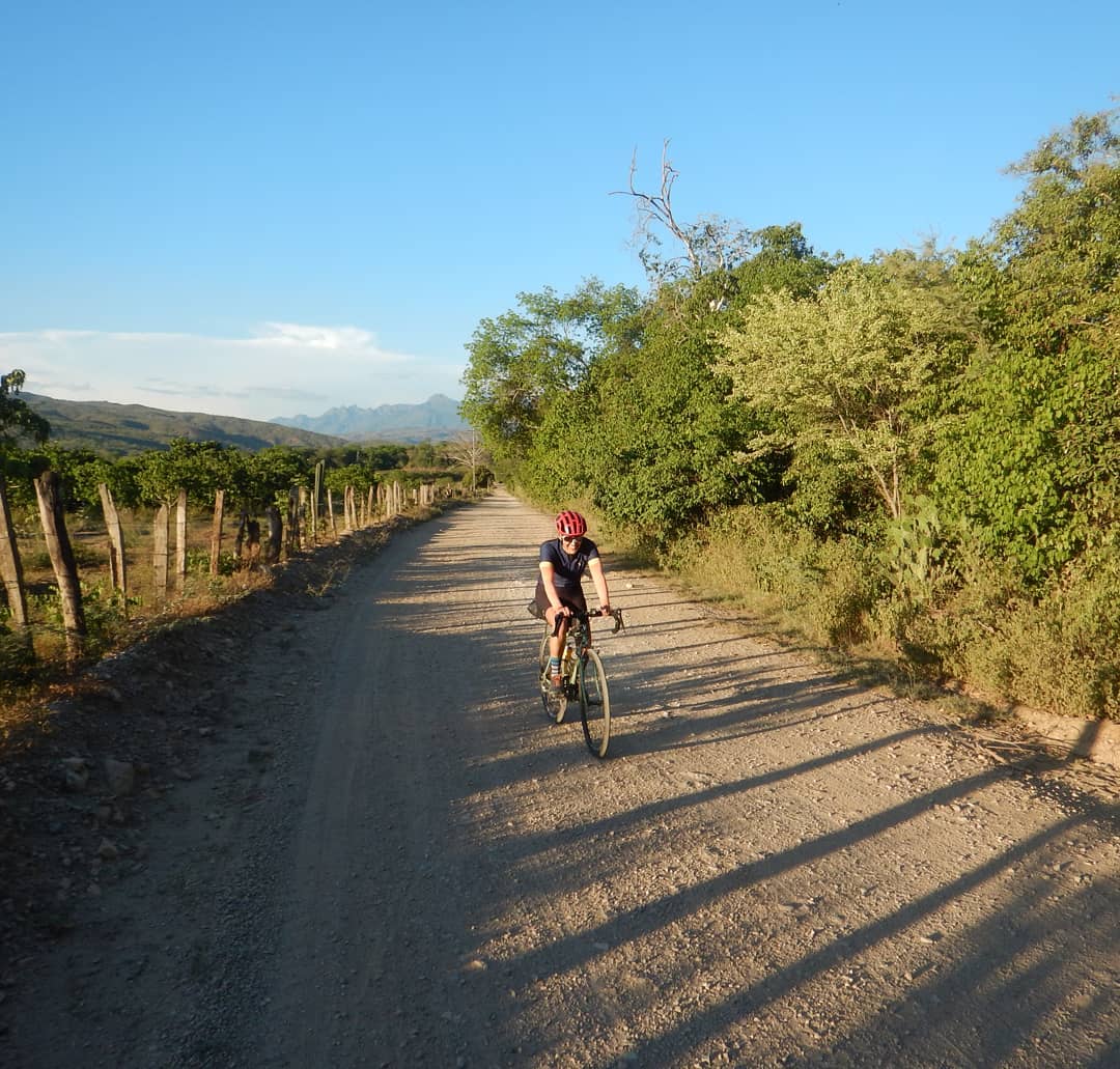 If you are a gravel lover❤️, we are completely sure that you should add Colombia to your bucket list there are some reasons:
✔️Colombia is a country in Ecuador so its average temperature is warm, which means that you can ride all year round.
✔️hundreds and hundreds of kilometers of incredible gravel roads
✔️Being a megadiverse country allows us to witness the beauty of nature and wildlife in each ride.
#cyclinglife #cyclingphotos #cyclingshots #cyclingpics #cyclinglove #cyclingadventures #cyclingphoto #cyclinggirl #cyclingrace #cyclingtour #cyclingphotography #cyclingday #cyclingshoots #cyclingporn #cyclingphotooftheday #cyclinglifestyle #cyclingaddict #cyclingpassion #cyclingroad #gravel #gravelbike #gravelgrinder #gravelroad #gravelroads #gravelride #cyclingholiday #colombia #colombiancycling