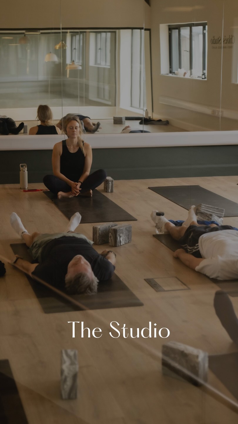 Getting strong matters! Not for how we look but for how we feel, move, age, and live our lives. Strength is for everyone. Every age, every stage, every body. And we all need it. At Chloe’s Studio, it’s never about keeping up or being perfect. It’s about showing up. No judgement. No pressure. No memberships. Just really good movement, great energy, and a supportive community that makes you feel welcome the moment you walk through the door. You’ll be challenged, you’ll laugh, you’ll work hard, and you’ll leave feeling stronger, more confident, and genuinely happier!!
If you’ve been thinking about starting, this is your sign 🤍
Weekly Studio Timetable
Monday
8:30am Strength & Conditioning
9:30am Dynamic Pilates Sculpt
Tuesday
8:30am Strength & Conditioning
9:30am Dynamic Pilates Sculpt
12:00pm Pilates Stretch & Mobility
Wednesday
9:30am Dynamic Pilates Sculpt
Thursday
8:30am Strength & Conditioning
9:30am Dynamic Pilates Sculpt
11:00am Power Pilates Barre
Friday
9:30am Power Yoga
11:00am Beginners Pilates
Wearing the gorgeous @sosophielondon tracksuit 🖤