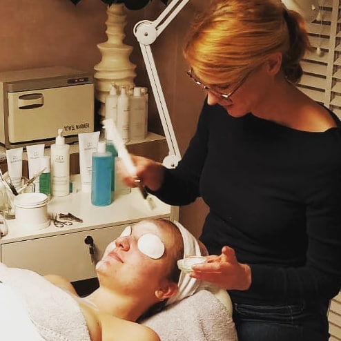 Mijn schoonheidsstudio is geopend! Nieuwsgierig welke behandelingen momenteel mogelijk zijn? Check de website op https://www.thebeautycase.nl