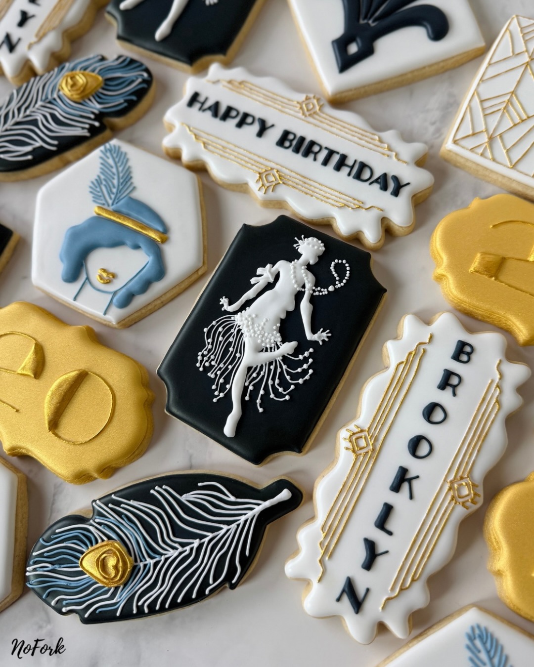 Brooklyn is roarin’ into her 20’s! 🤍🖤🩵🎉
#nofork #celebratingmadeeasy #eatwithyourhands #noutensilsrequired #custombakery