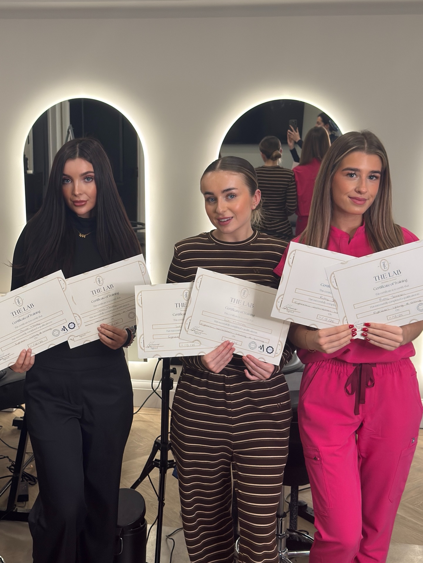 Small rooms create skill.
If you’re investing in training, you don’t just want information —
you want attention.
Correction.
Refinement.
Confidence.
That’s the difference small group training makes.
At The Lab Training Academy we cap every course at 3 students — because success is built in the details.
When the group is small, you get:
▫️ Maximum 1:1 time with your trainer
▫️ Immediate corrections (not “I’ll come back to you”)
▫️ Hands-on guidance every step of the way
▫️ Personalised feedback on your technique
▫️ Space to ask questions without hesitation
You’re not watching from the sidelines.
You’re doing. Adjusting. Perfecting.
And that level of attention early on?
It fast-tracks confidence.
It sharpens skill.
It prevents bad habits.
It sets you up to actually earn — not just qualify.
Because a certificate doesn’t create success.
Competence does.
If you want training that gives you an advantage from day one —
DM me SUCCESS 🖤