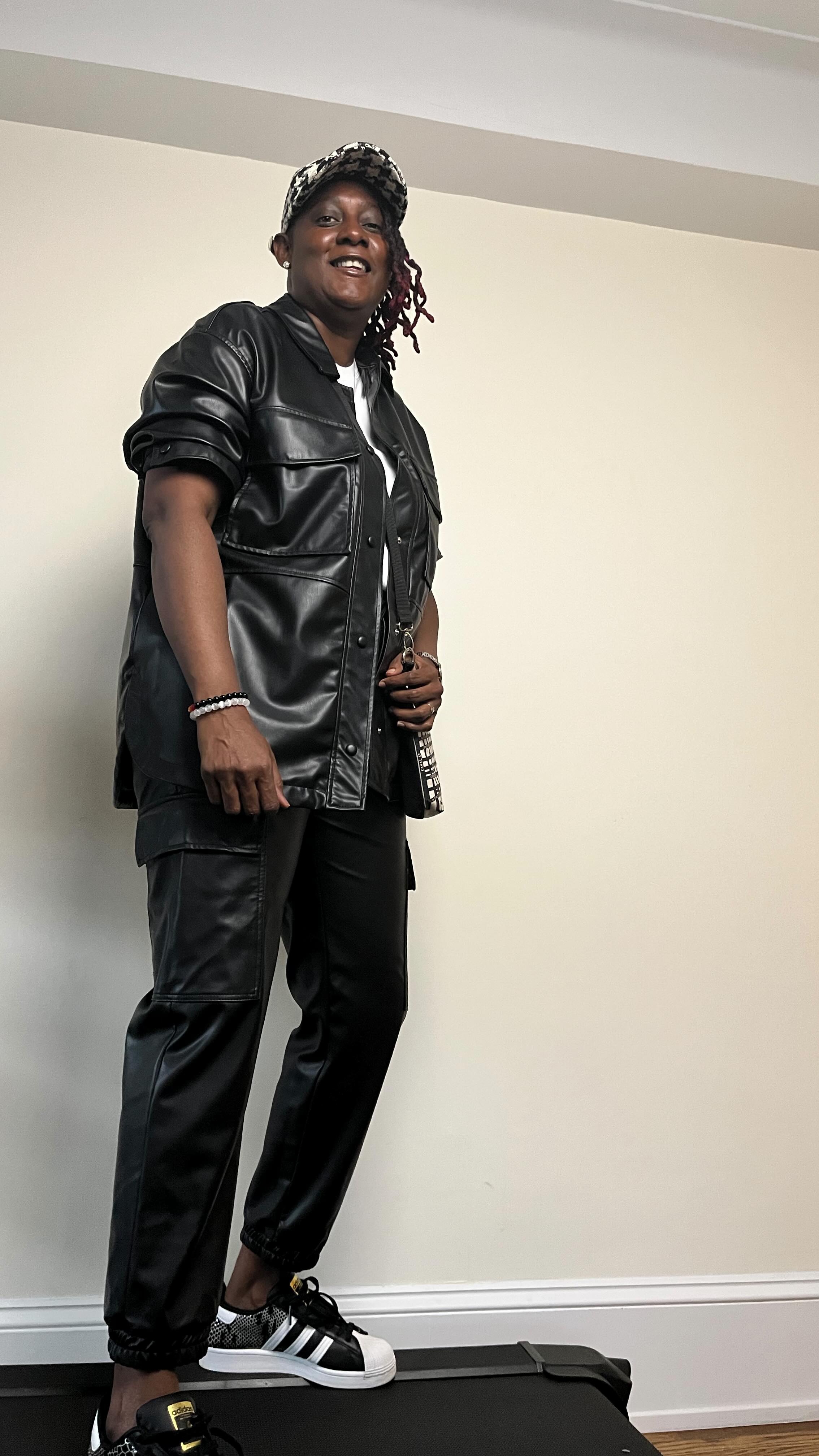 Covered my first NYFW - Caribbean edition. New York stage.
Watching the Jamaican and Dominican designers take up space on that runway felt bigger than fashion.
It felt like history. Like pride. Like diaspora brilliance on full display.
The islands were in the room. 🇯🇲🇩🇴🇵🇦
#NYFW #CaribbeanFashion #thisiscaribbeanexcellence #mefeatergalentinesnyfw