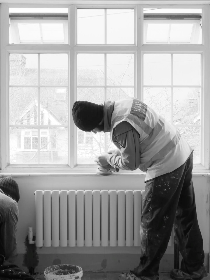 The decorating phase has now begun at our Royal Tunbridge Wells project.
With wall colours agreed and soon to be applied, the spaces start to reflect the client’s vision more clearly.
Radiators have been temporarily installed to allow fixings to be set, before being removed again ahead of the final paint coats and finishing.
A transitional stage that quietly signals the end is in sight.
SOHO Developments | High-end builds & Refurbishments