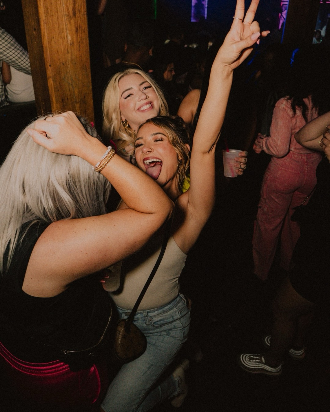 WEEKLY LINEUP 2.11 - 2.14!
TONIGHT @imjustaj
FRIDAY VDAY MALE REVUE & LATE NIGHT @albymusic
SATURDAY @djrich330
GUEST LISTS AND TIX IN BIO
VIP 2167803009
#barleyhousecle #bhcle #vdayplans #