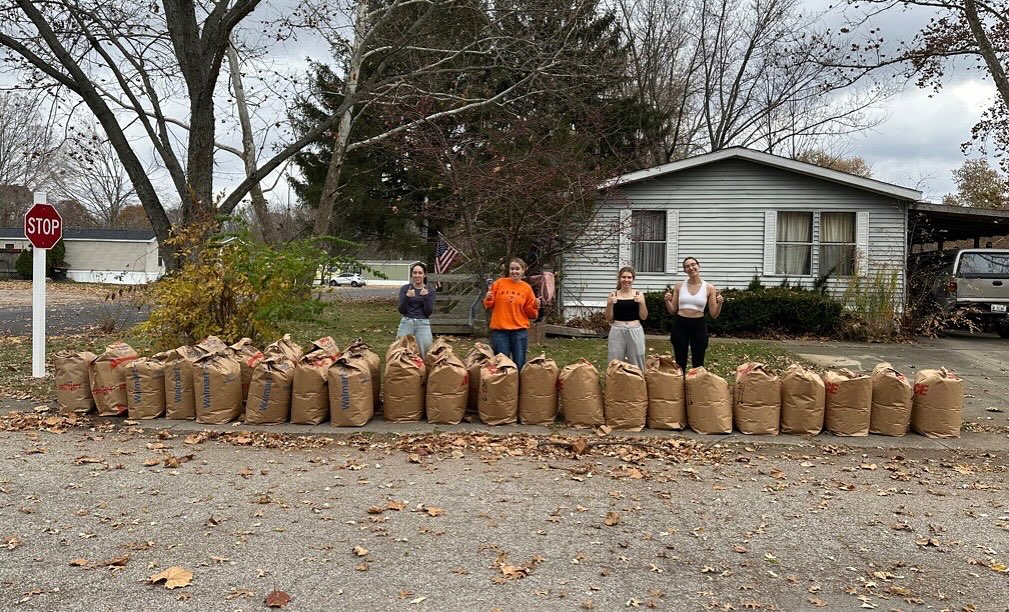 @purduephirho: This past November, the sisters of the Alpha chapter volunteered for Purdue Winterization, where we worked to rake, trim, and clean up homes and neighborhoods around West Lafayette and Lafayette for people in need of help! It was super fun getting to work with our sisters to help better our community, and we can’t wait for next year!!
#PhiSigmaRho #ServicewithSigmand