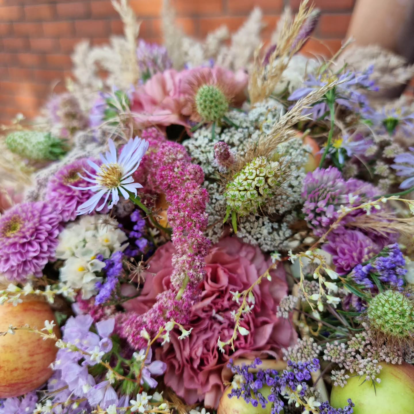 Syksyllä 2026 ryhmäaloitus puutarha-alan ammattitutkintoon: FLORISTI
https://ahlmanedu.fi/koulutushaku/floristi/
#floristiopiskelija #puutarhaalanammattitutkinto #ammattitutkinto #floristiksi #floristiopinnot