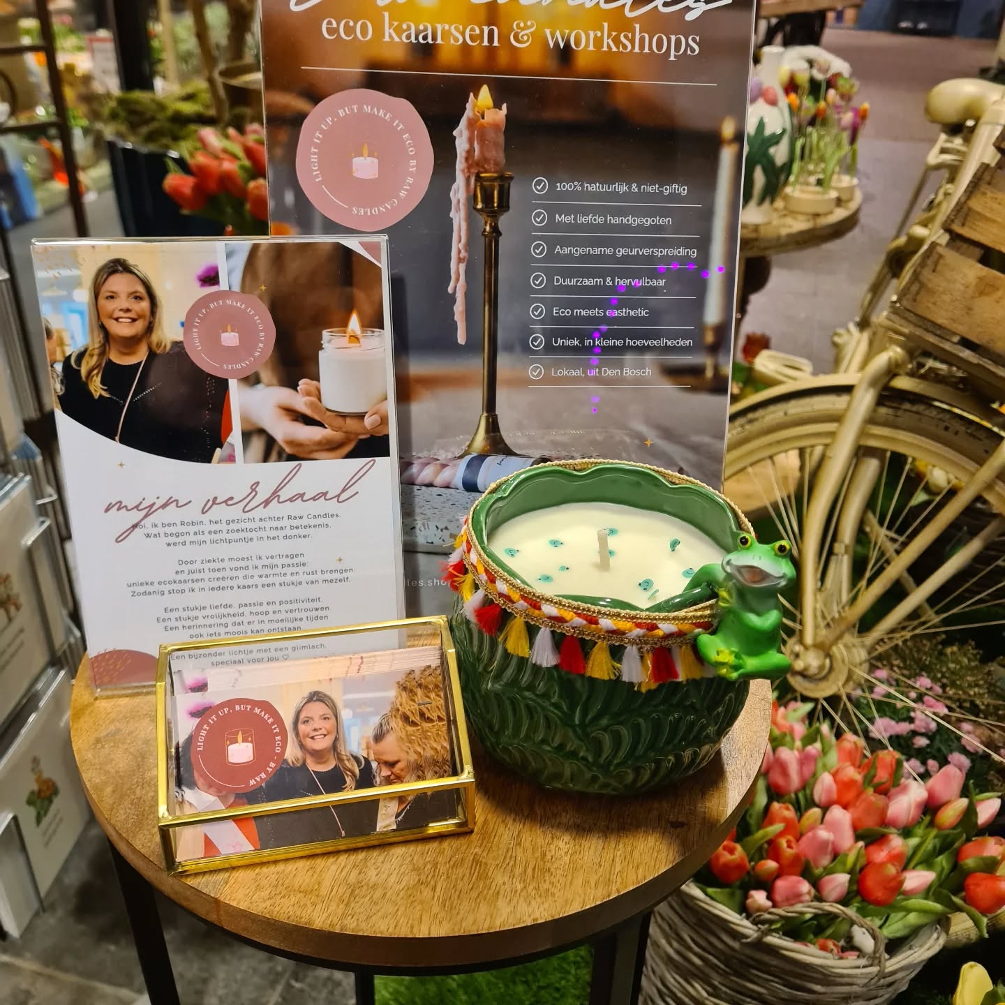 10% korting op 't XL Oetelkèrske!
Alleen vandaag en morgen shop je 't XL Oetelkèrske met 10% korting exclusief bij @groenrijkdenbosch.
Van €29,95 voor €26,95
De kaars is gemaakt van 100% biologische, niet-giftige soja kokos wax en brandt meer dan 100 uur. Hiervoor koop je maar liefst 3 paraffine kaarsen! In verhouding ben je dus een stuk goedkoper uit dus. Beter voor het milieu én je portemonnee.
Heb je deze kaars op je wishlist? Sla dan snel je slag!
Liefs,
Robin en team @groenrijkdenbosch