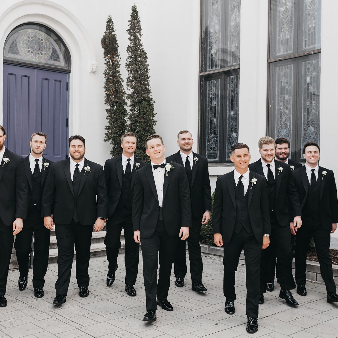 Lookin sharp fellas!
.
Planner: @weddingsbyep
Photography: @m_graceo
Florals: @inbloomhsv
Catering: @thestandardhsv
Videography: @chandersmithfilms
Band: @nationwidecoveragemusic
Cake: @angie.bakes.cakes
Photo booth: @sighphotobooth
Marquee Letters: @alphalithsv
Draping & Rentals: @shindigsandsuch
Cold spark: @gqlightmosphere
Stationery: @saltandpaperie
MUA: @nancyfinneganmua
Hair: @bridal_hair_huntsville
Bridal: @birchonmain
Bridesmaids: @shoprevelry
Suits: @menswearhouse
Transportation: @coatscars
Hotel: @106.jefferson
.
.
.
#roundhousehuntsville #groom
#luxurywedding #alabamaweddingplanner #brideandgroom #weddingstyle #weddinginspiration #groomsmen #weddingstyle