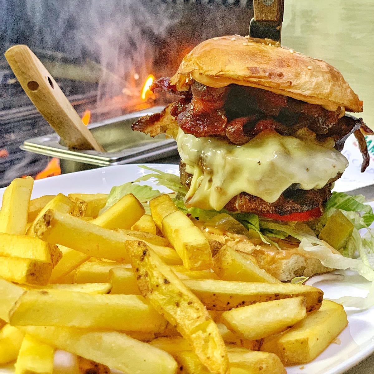 Tastemyburger#bestburgerever #bestburgerinmunich #halal #halalburgers #halalburgerinmunich#homemadehalalbeefbacon#beefbaconburger #burgerlovers