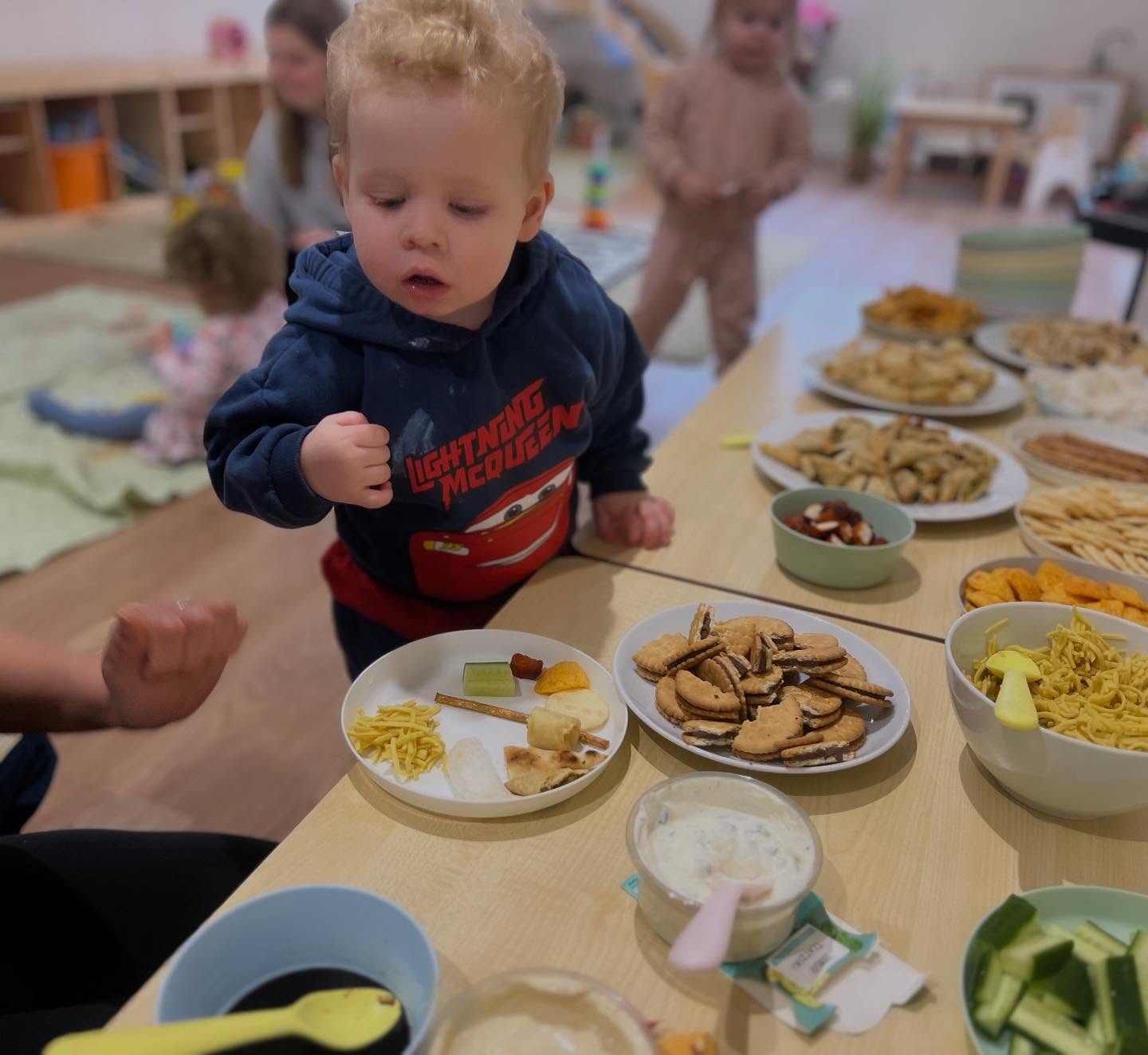 Today we have been celebrating different cultures with a special food tasting buffet at snack time.The children were able to try different foods from around the world, listened and danced to music from different countries and made our their own pasta!🌍🗺️
#cultureday #foodtesting #tryingnewthings #earlyyears #diversity