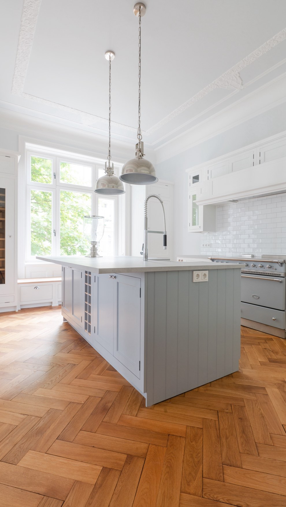 “From the first idea to the finished dream home – I guide my clients through every step of the design process, from space planning and lighting to furniture selection and project management. ✨
Every collaboration is unique and reflects my clients’ personality.
Do you have a project we could create together?”
.
.
.
.
.
#InteriorArchitecture #ClientCollaboration #CustomHomes #DreamHomeDesign #HeidelbergDesign #HomeStyling #RenovationProject #CountryHouse #HeritageHomes #EquestrianLiving #JannetButzinger #BerluxMedia