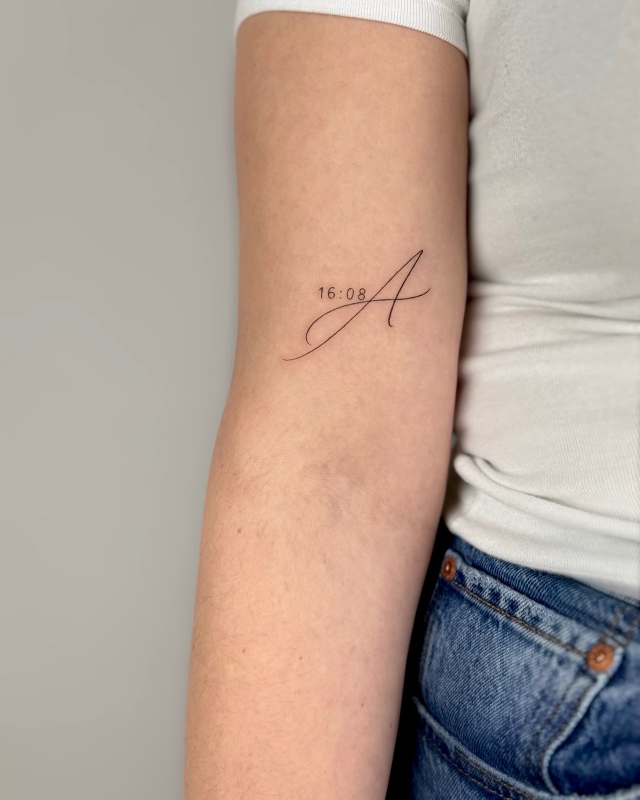 16:08 & A - feines Fineline tattoo 🤍