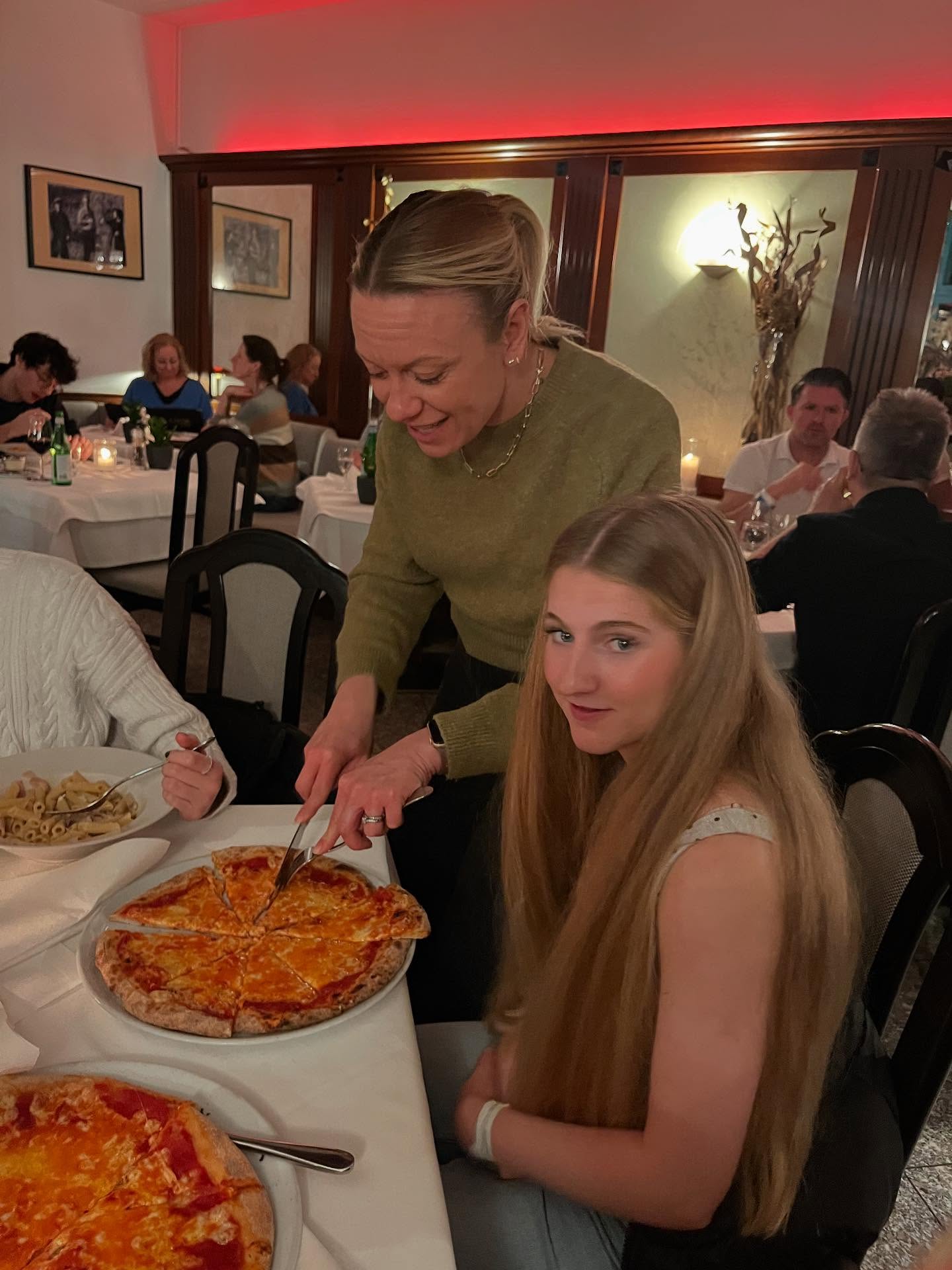 Then reunited in the evening to discuss our different experiences over delicious pizza and pasta and of course, celebrate a special birthday! #toppizzacutting #donoughts