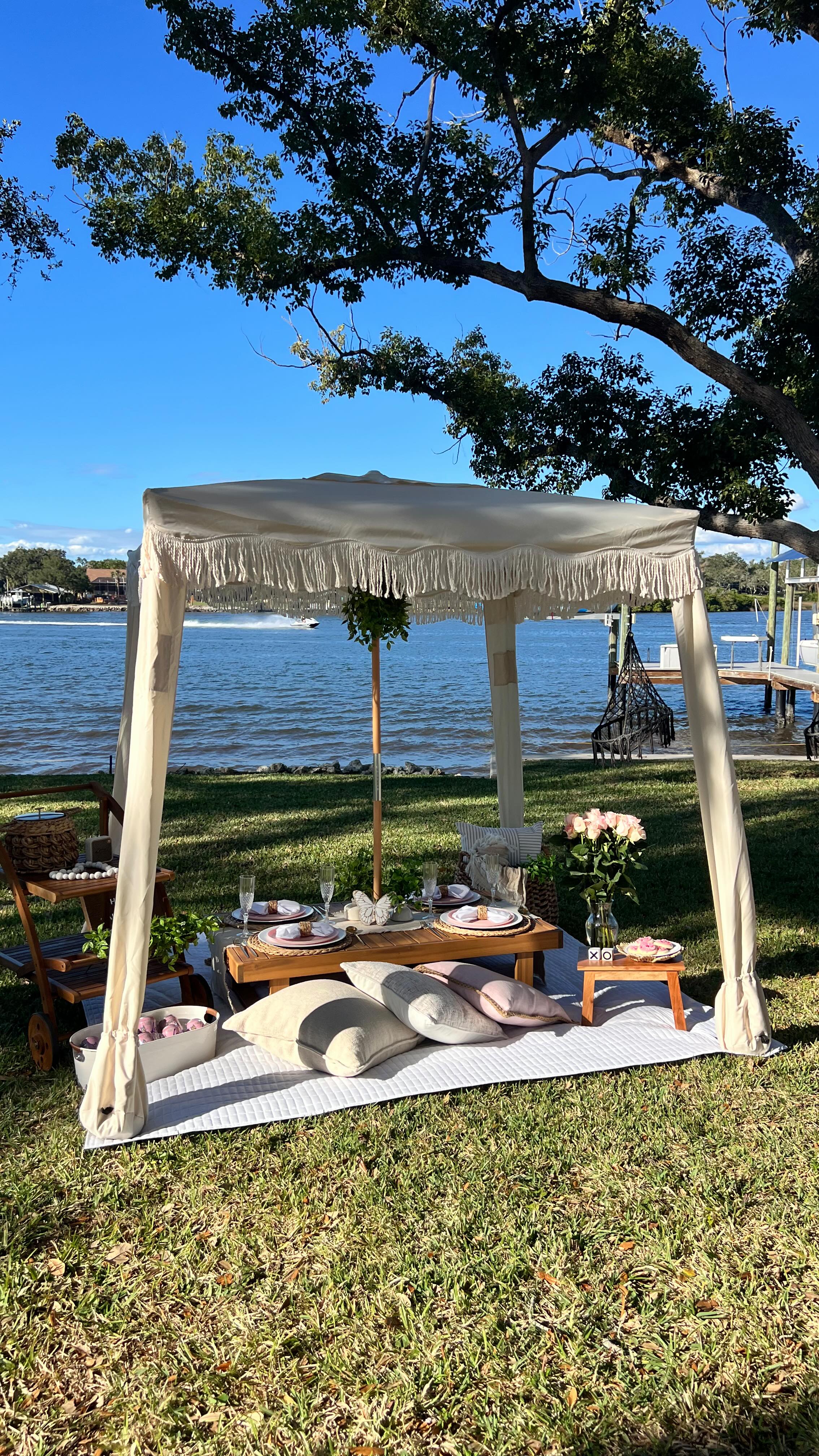 More of this, please ✨🧺
Thoughtful details, cozy moments, and beautifully styled picnics. Book yours today!
.
.
.
.
.
#apollobeach #annamariaisland #tampa #tampaeventplanner #picnicdate