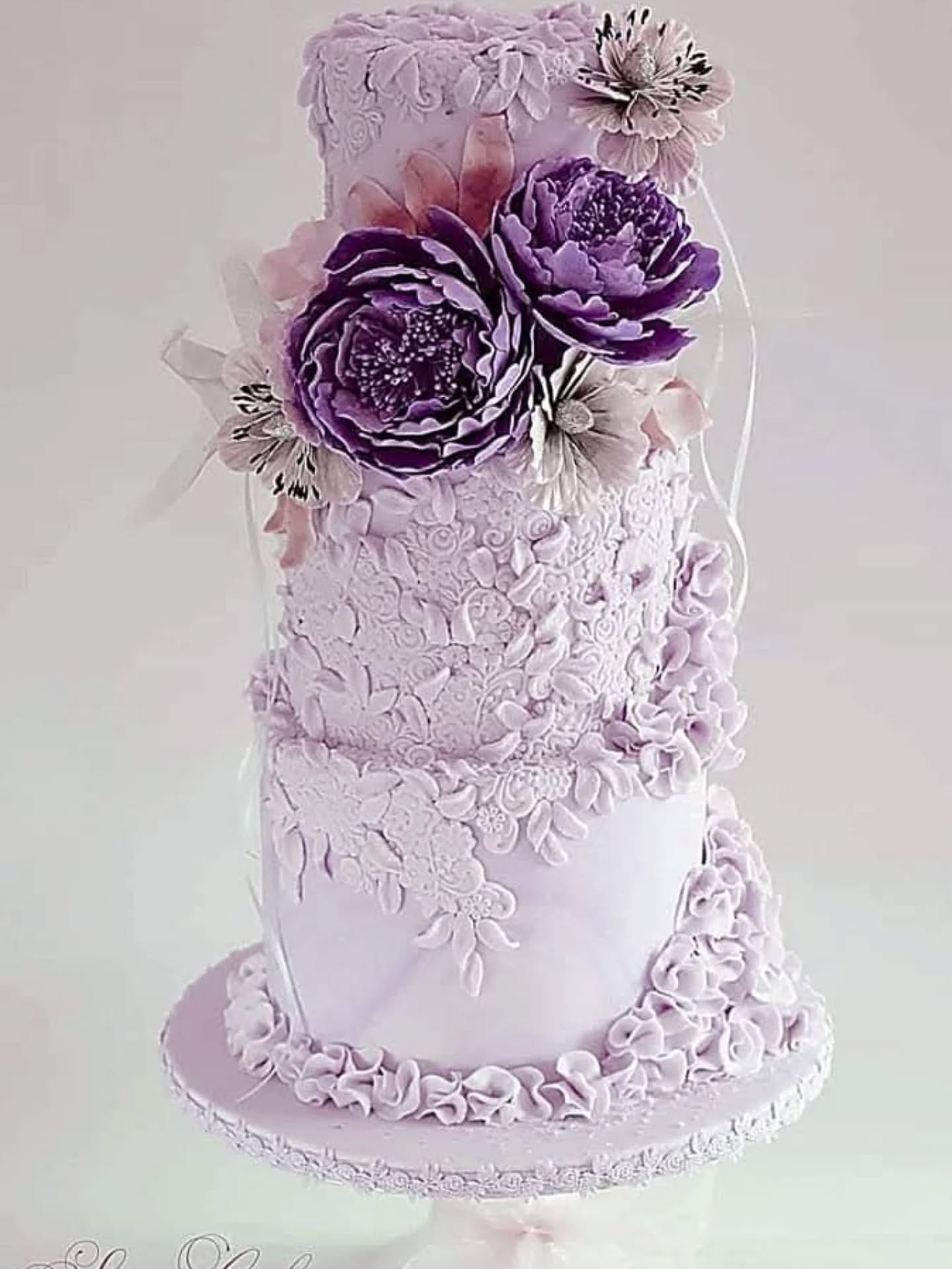 Sugar Cakes
Specializing in celebrations of style and creativity.
"Lila & Lilac" Wedding Cake
@barco_bake thank you for the most beautiful color range ever. Your products are amazing and the absolute best💜
#cake #weddingcakes #weddinginspiration #bridal #saweddings