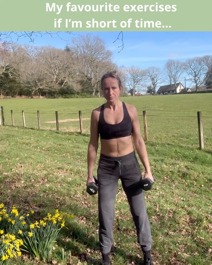 I’m a working mum of 2, some days are very hectic and time is tight🙈 so I need a workout that delivers in a short amount of time💪🏻
Try this workout if you struggle with time;
Do all for 1min
1) squat & press
2) side lunge & row
3) forward lunge & rotation
Do as many rounds as you have time for & pick a weight that is right for you💪🏻
Remember to keep showing up and doing something is better than nothing🎯
#workingmum #busymumfitness #keepshowingup #outdoorfitness #fitnessoverforty