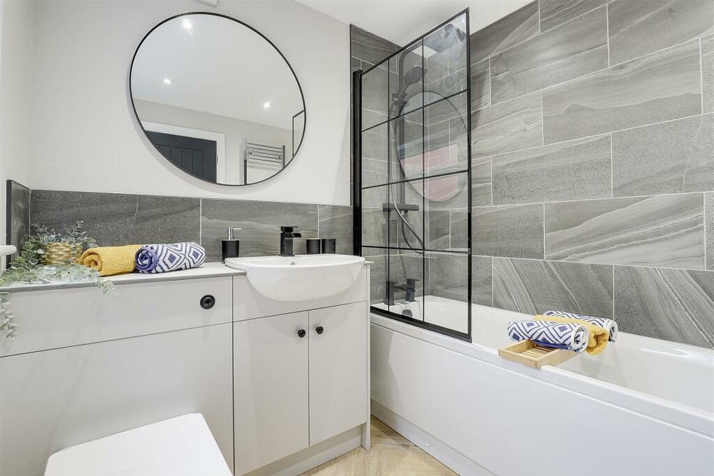 Property staging 🛋️🪴
Property staging creates a captivating atmosphere that helps buyers/renters envision their future home.✨