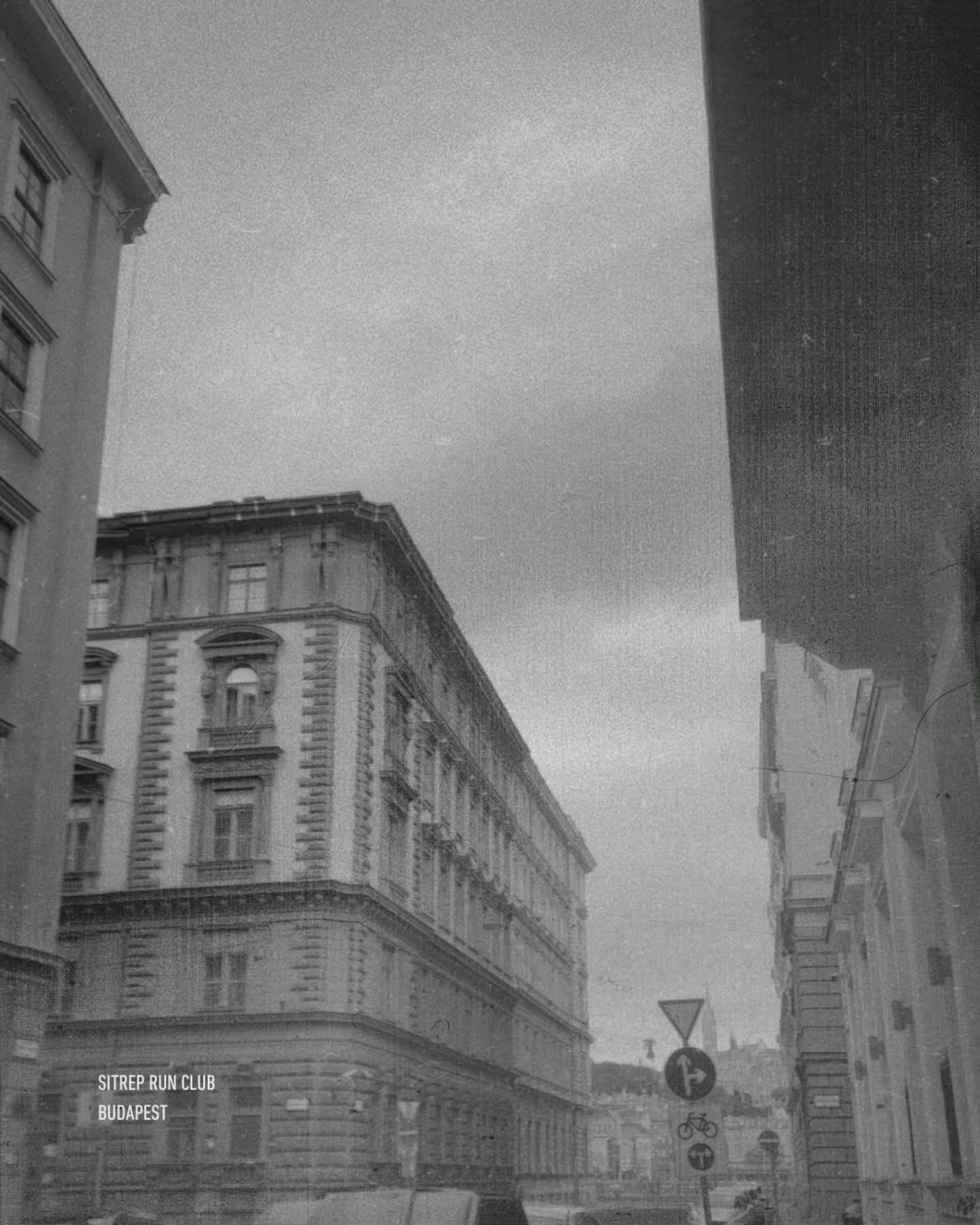 Somewhere downtown Budapest. Sunday.
×
#runclub #blackandwhitephotography #budapestrunning #urbanrunning #discipline