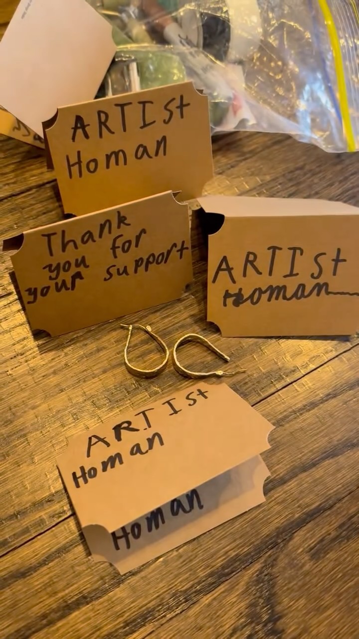 Support my 10-year-old son’s passion for t-shirt design! He creates incredible Basquiat-inspired, hand-drawn designs that he digitizes himself. Check out his work and grab a unique piece today!” Link in the bio to purchase today.
#entrepreneurs #tshirtdesigner #newgeneration #thehomanbrand #artisthoman #newyorkdesigner #keithharing #basquiat #montclairnj #montclair