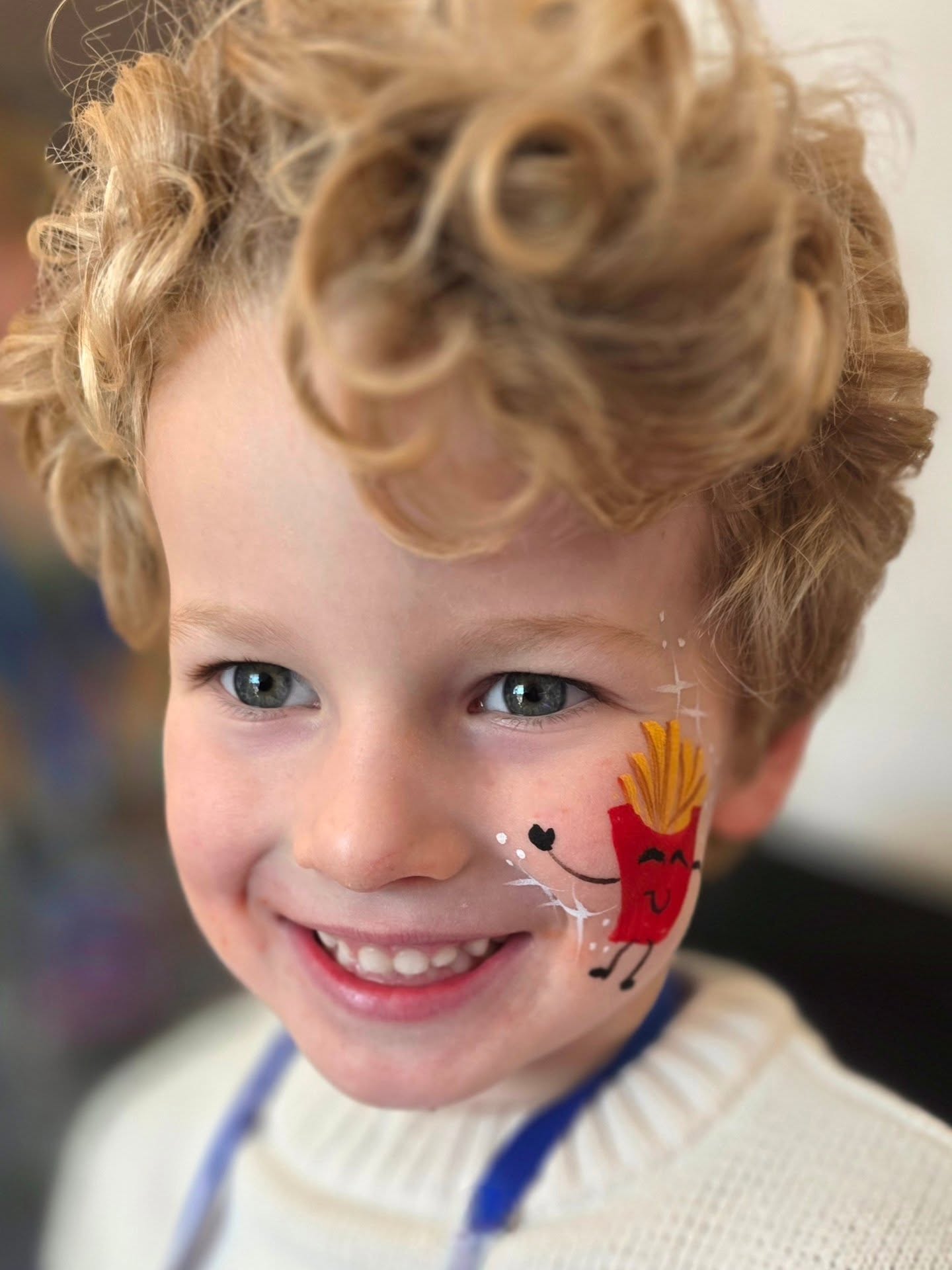 The funny fast food category is quickly becoming one of my favorites to paint! Always playing with new ideas to keep it interesting🍟🍔🌯
#fries #fastfood #FacePainting #funny #nashville