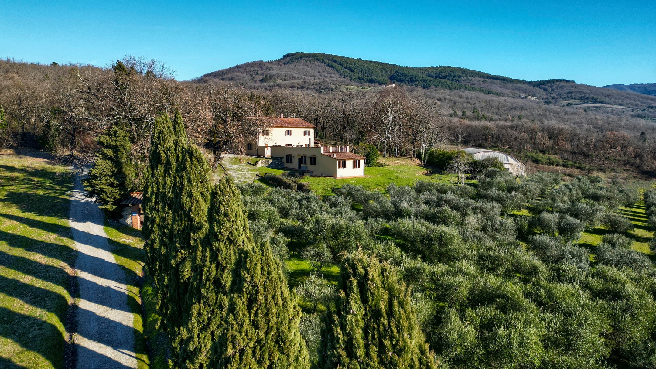 ✨ Villa for Sale in Mugello, Tuscany ✨🏡 Price: €1,000,000
🌳 Location: Mugello, Tuscany
🌅 Size: 370 sqm Villa + 120 sqm Guest House + 650 sqm Industrial Building
🌿 Land: 13 hectares with olive groves & woodland
Step into the heart of Tuscany with this charming 19th-century villa, beautifully restored to combine historic elegance with modern comfort. Nestled in a panoramic position with stunning lake views, this estate offers:
Main Villa: 4 spacious double bedrooms, 2 bathrooms, striking vaulted ceilings, eat-in kitchen, and cozy living areas.
Guest House: 2 bedrooms, kitchen, living room, and bathroom.
Industrial Building: 650 sqm with potential for commercial or hospitality use.
Land: 13 hectares, with over 300 olive trees—perfect for enjoying Tuscany's natural beauty.
Located just minutes from Lago di Bilancino and the Mugello Circuit, this property offers both serenity and excellent investment potential. Whether you’re looking for a private retreat, a family home, or a unique opportunity to create a Tuscan business, this villa has it all. 🌿
🔑 An exceptional chance to own a piece of timeless Tuscany.
For more details, contact us today! 📩
#VillaForSale #TuscanyRealEstate #Mugello #TuscanVilla #LuxuryLiving #HistoricHome #ItalianEstate #LakeViewVilla #RealEstateInvesting #TuscanyLife