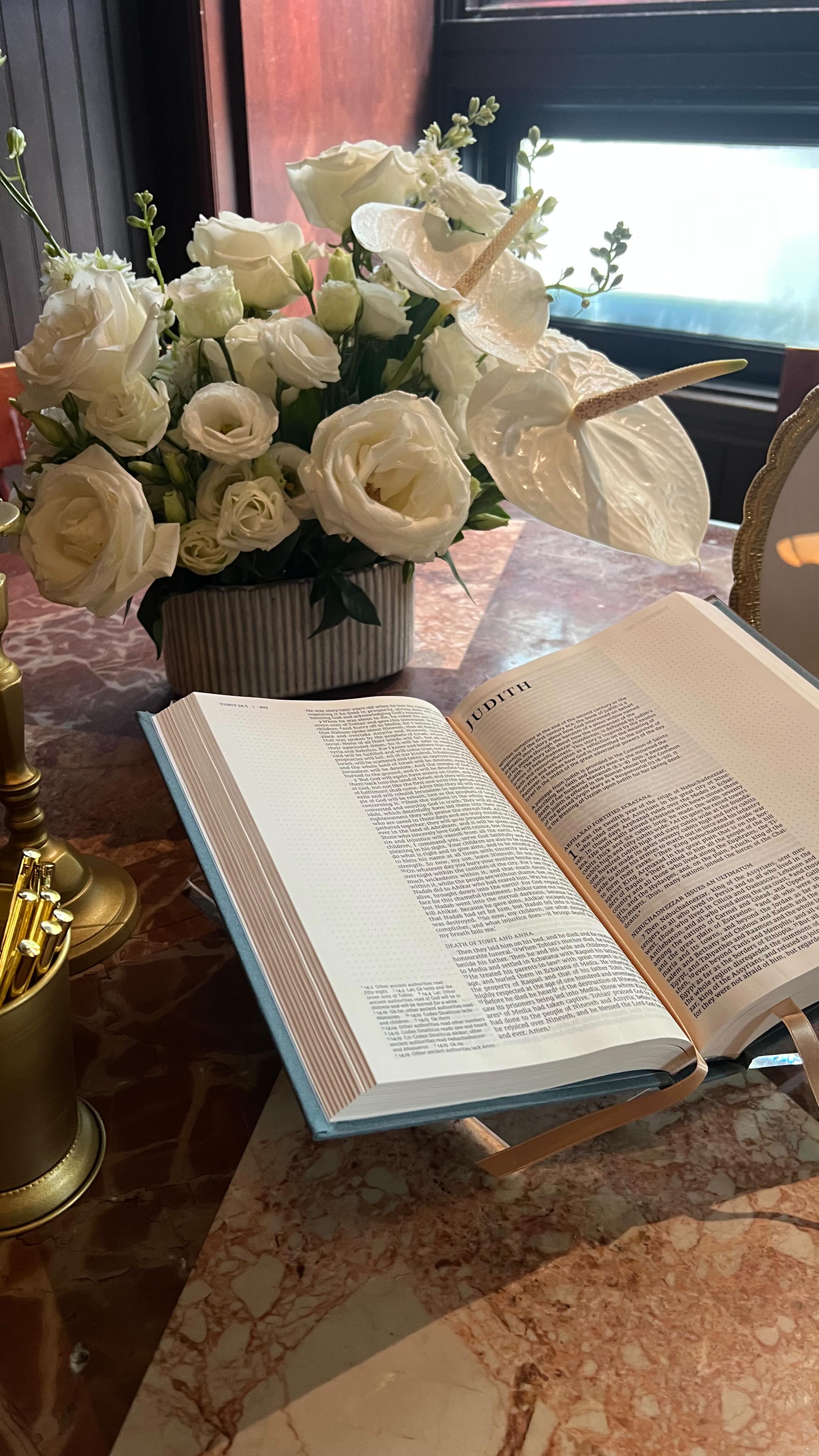 You might not like hearing this BUTTTTTT
All the trends you see on Pinterest are $$$$$. Pinterest is not always reality.
And I LOVE a BIG flower moment; but I also love being realistic with budgets. And this is where your florist can help you! We can find the perfect mix of floral abundance in the right spots and where to tone back or reuse. This will help bring your budget farther and still create the beautiful aesthetics you are looking for!!
#pittsburghflorist #washingtonpaflorist #pittsburghwedding #pghflorist #floraandrootstudio