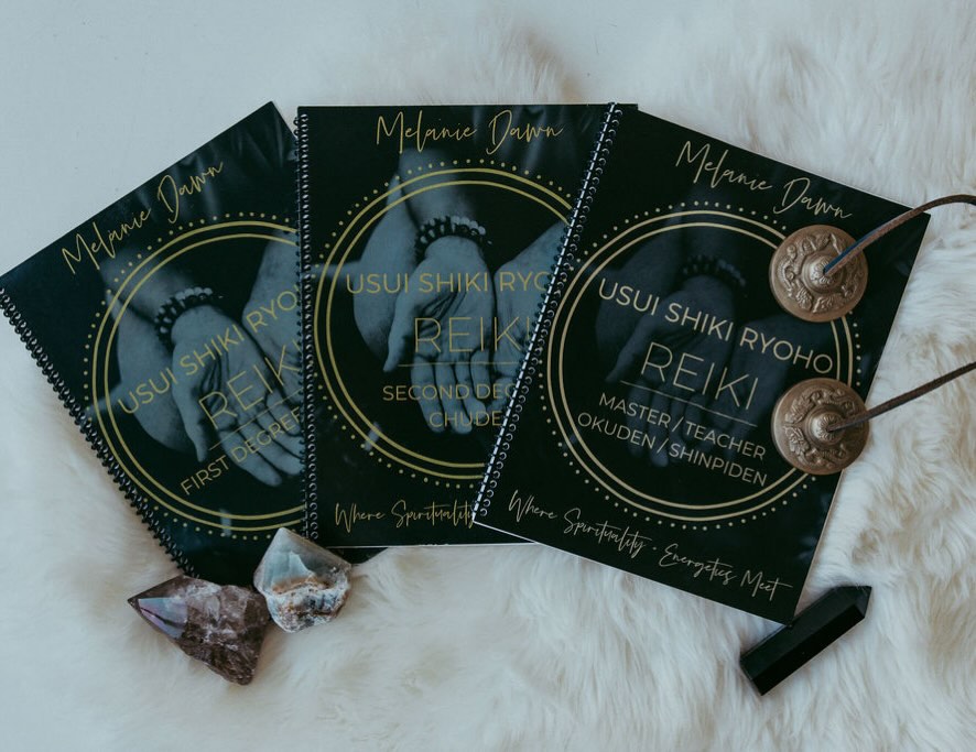 I am so excited to be back teaching The Portal and Reiki level 1 in person! It’s been a while since I’ve been so inspired to teach. The things I have learned since the last time these trainings were offered in person is immense.
I love that about this work. There is always room to grow, improve and refine how you understand the world.
There is zero shame in growing. Growing means you’re going to fail. We all are. It’s how you deal with the failures in your belief system that make all the difference in people.
Both of these trainings are rich in consciousness and inner exploration. The places we can and do go are endless.
I’m offering 1:1 sessions to students enrolling in level 1&2 of The Portal until the end of this month
Happy early valentines ❤️