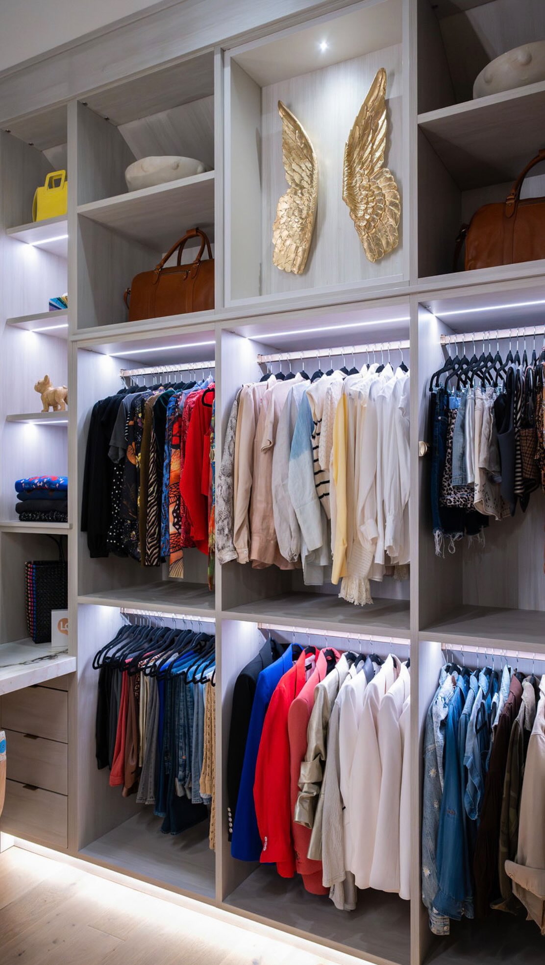 After helping thousands of women create the most aligned wardrobes, I can tell you with confidence that wardrobe essentials and jewelry are what create dream wardrobes that allow you to build gazillion looks from a small, intentional closet.
👉Comment LIST to receive my essentials list.
👉And if you want to go even deeper with me, join my first ever Virtual Styling Masterclass. Comment WAITLIST to receive the discounted presale (under $100).