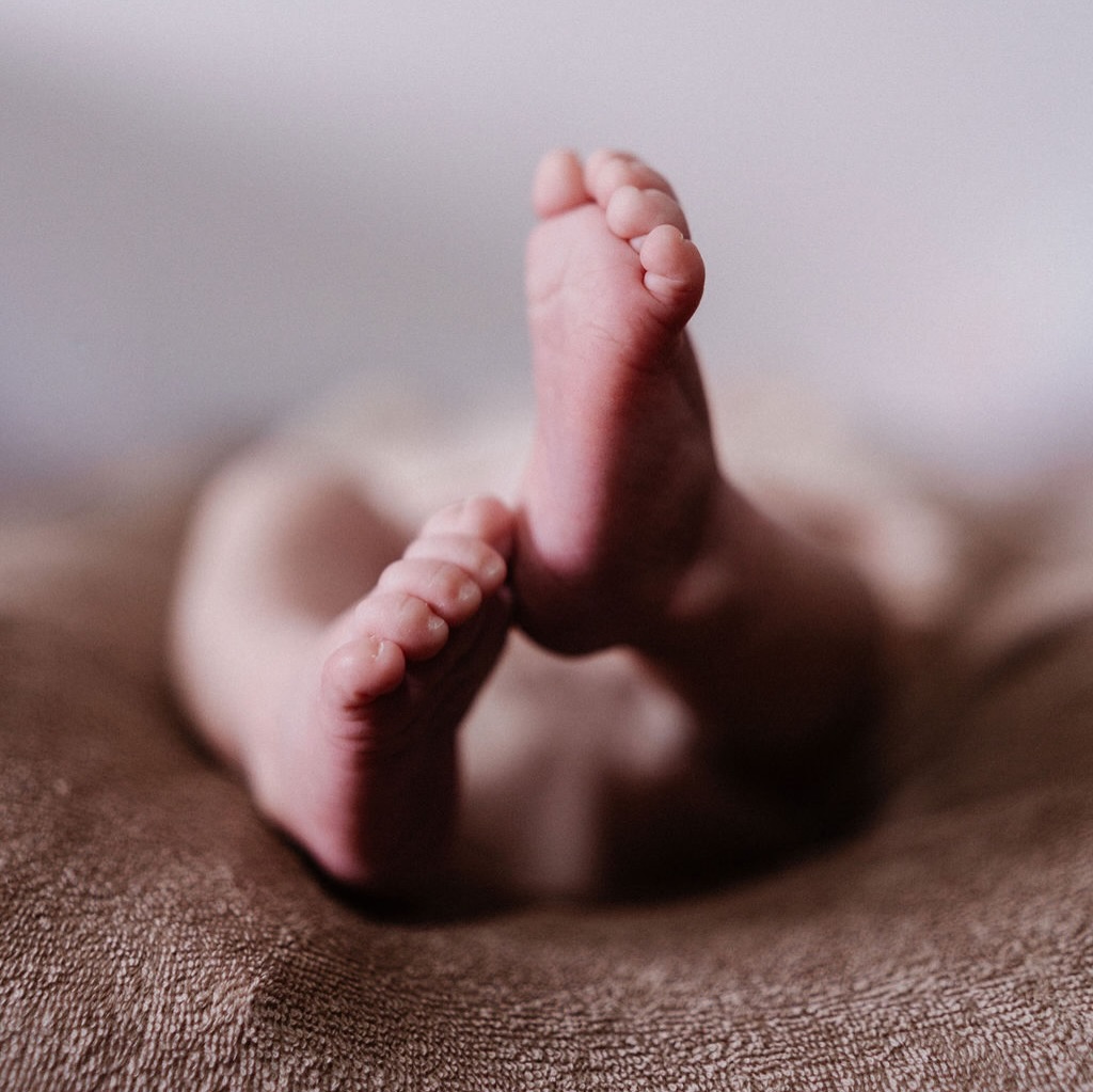 En janvier, ma famille s’est agrandie avec l’arrivée d’une petite fille 💗
Un bonheur immense, et quelques semaines précieuses à savourer ces premiers moments à 4.
Je suis en congé maternité jusque fin mars mais reste disponible pour accompagner mes mariés en organisation et coordination de mariage.
J'ouvre d'ailleurs de nouvelles dates à partir de juin 2026.
Vous préparez votre mariage pour cette année, 2027 ou 2028 ?
Écrivez-moi pour connaître mes disponibilités 😊
Anaïs
Wedding planner & coordinatrice de mariages
Auvergne-Rhône-Alpes (et ailleurs !)
ANAHITA WEDDINGS
Crédit photos : @beajouy.photographe