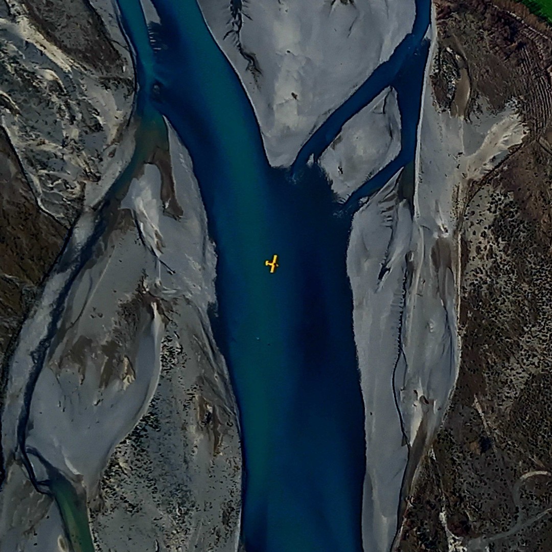 Ops manager and Air Kaikoura pilot Murray photographed in his Highlander, flying over a river just South of Kaikōura.
This time a year, there are a lot of whales in Kaikoura, but the scenery is certainly great too!
📸 @zkgho
#kaikoura #kaikouranz #exploreCHC #wellingtonnz #newzealand #airkaikoura #dosomethingnewNZ #blueplanet #nzgeo #planetearth #wildlife #wildlifephotography
#aptroute #nzmustdo #nztravel #explorelocalnz