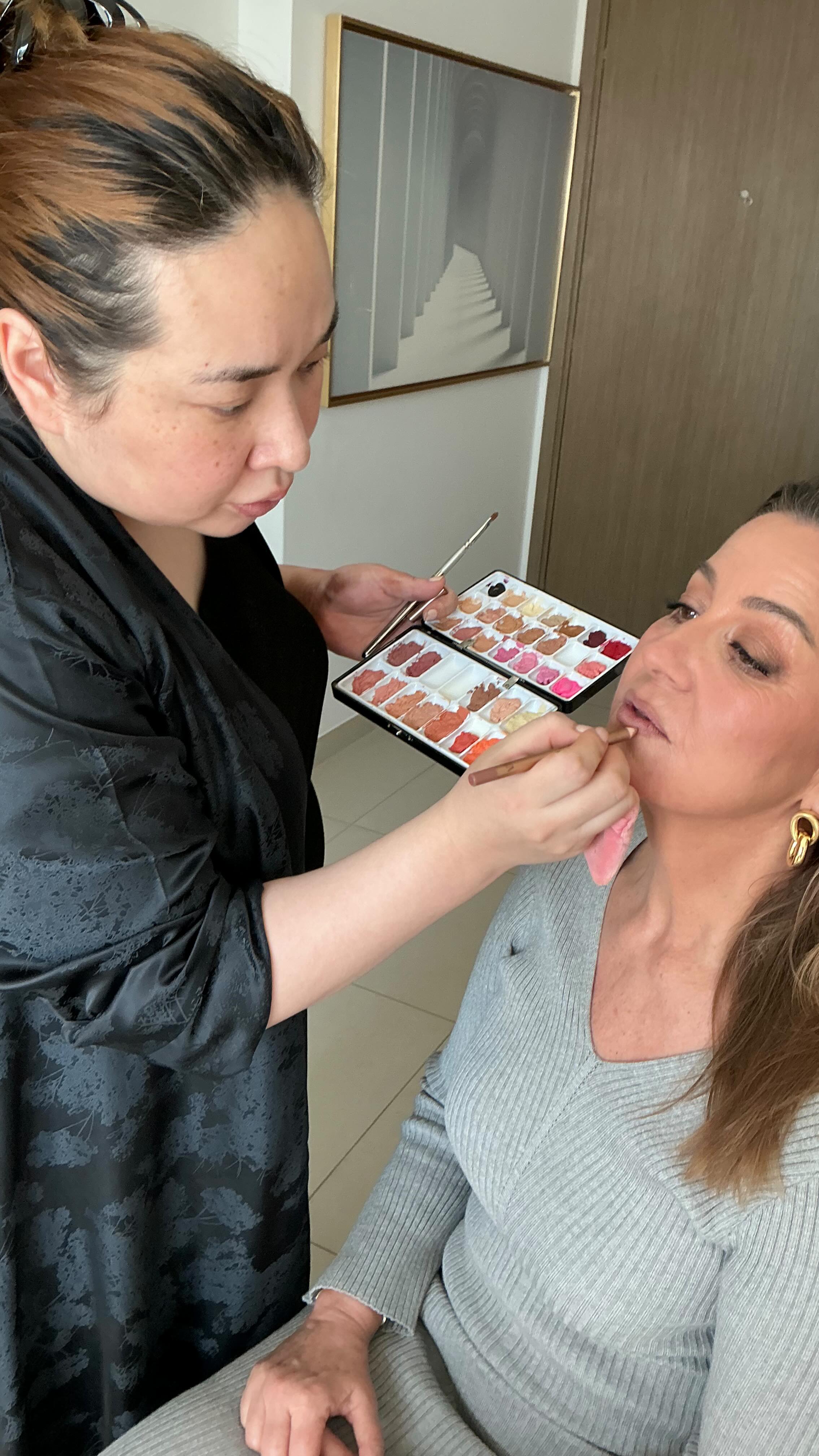 Five years ago, the world paused.
After Covid, everything shifted, our priorities, our nervous systems, our definition of success… and for our founder Virginie, it was the beginning of a complete inner and outer transformation.
In this powerful new podcast episode, Virginie sits down with Human Design expert Caline Malek @calinebynature for a deep, honest, and expansive conversation.
This is more than an interview.
It’s a full wrap-up of five years of evolution, from awareness to alignment, from pressure to purpose, from surviving to consciously creating.
Together, they explore:
✨ The energetic shifts
✨ The rebirth of leadership & identity
✨ Human Design as a compass for realignment
✨ How AHOD became the platform it is today
If you’ve felt the shift… this episode will speak to you.
Launching tonight on YouTube.
Stay tuned 🌍
Il y a cinq ans, le monde s’est arrêté.
Après le Covid, tout a basculé : nos priorités, nos systèmes nerveux, notre définition du succès… et pour notre fondatrice Virginie, ce fut le début d’une transformation profonde, intérieure comme extérieure.
Dans ce nouvel épisode puissant du podcast, Virginie s’entretient avec l’experte en Human Design Caline Malek @calinebynature pour une conversation profonde, authentique et expansive.
Ce n’est pas simplement une interview.
C’est le bilan de cinq années d’évolution : de la prise de conscience à l’alignement, de la pression à la mission, de la survie à la création consciente.
Ensemble, elles explorent :
✨ Les changements énergétiques
✨ La renaissance du leadership et de l’identité
✨ Le Human Design comme boussole de réalignement
✨ Comment AHOD est devenue la plateforme qu’elle est aujourd’hui
Si vous avez ressenti ce basculement… cet épisode vous parlera.
Lancement ce soir sur YouTube.
Restez connectés 🌍
#AHODWorld #HumanDesign #PostCovidShift #Alignment #ConsciousLeadership