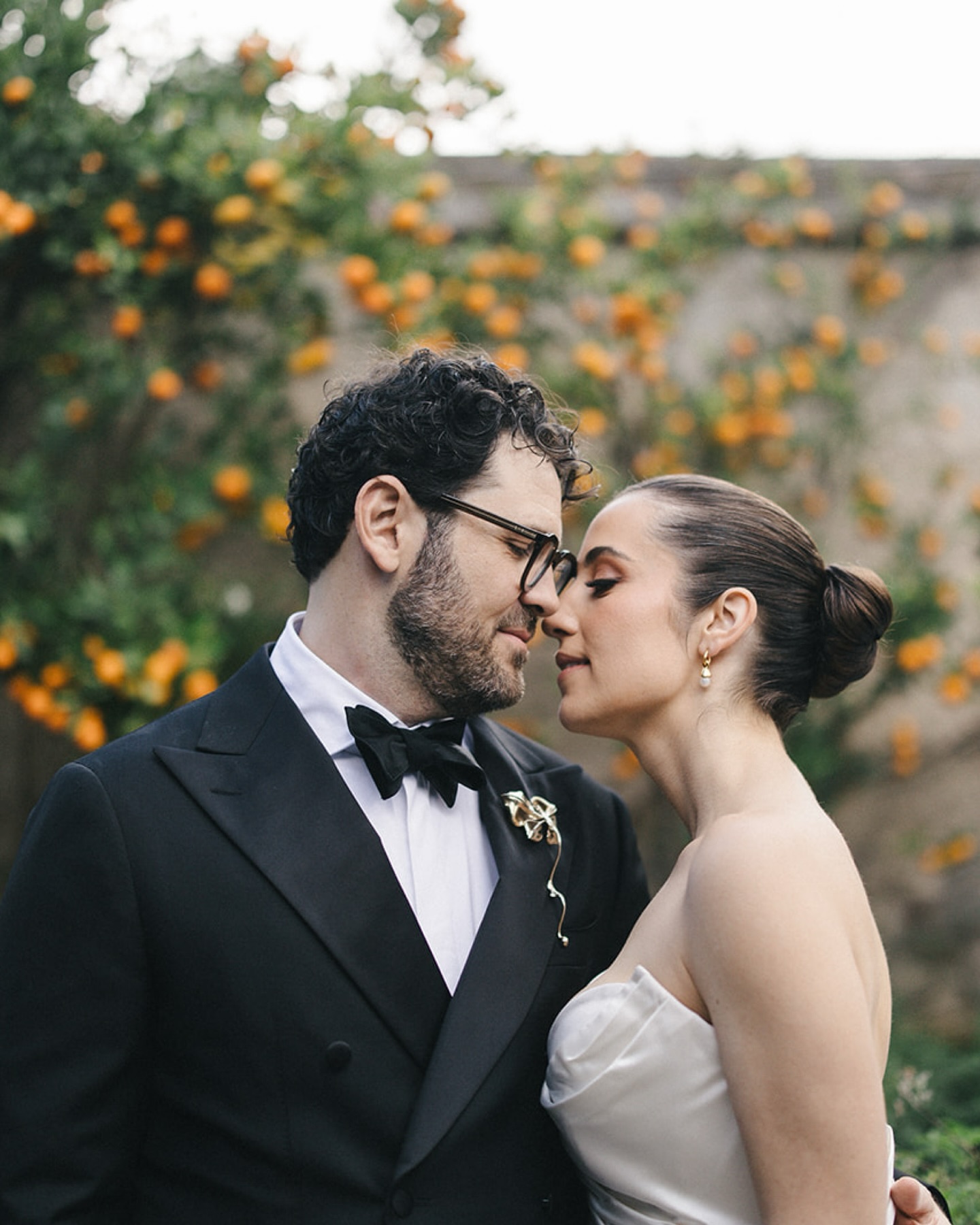 Maddie & Micah, all the way from NYC to beautiful Antigua. Such an honor to witness the celebration of an amazing love.
Venue: @villalasmilfloresclios
WP: @helenrussevents
MUA: @jessieharrisonmakeup
Dress: @pronovias
Second shooter: @nicollesandoval.photography
#guatemalaweddingphotographer #destinationwedding #antiguaguatemalaweddings