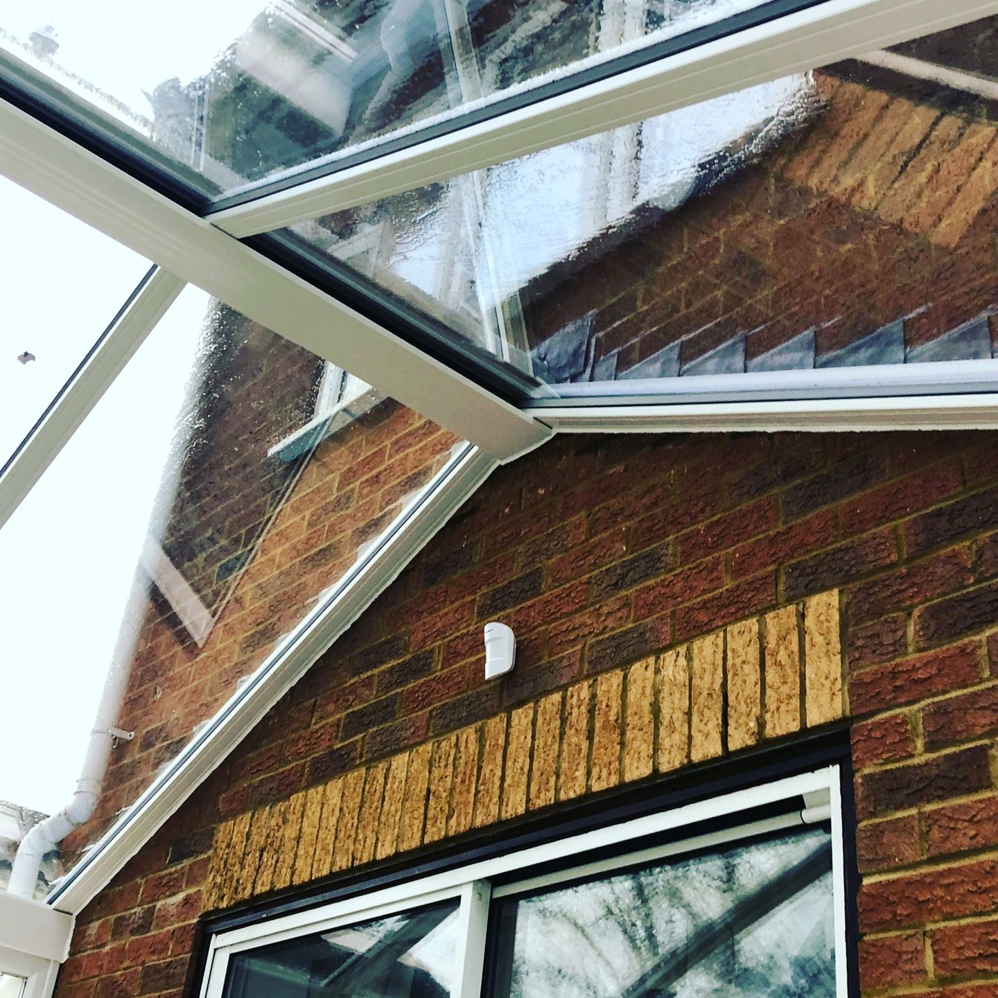 A great installation even when the weather is against us!
White PVC conservatory with cresting and finial
.
.
.
.
.
#WatfordBusiness
#WindowsAndDoors
#DoubleGlazing
#HomeImprovement
#conservatory