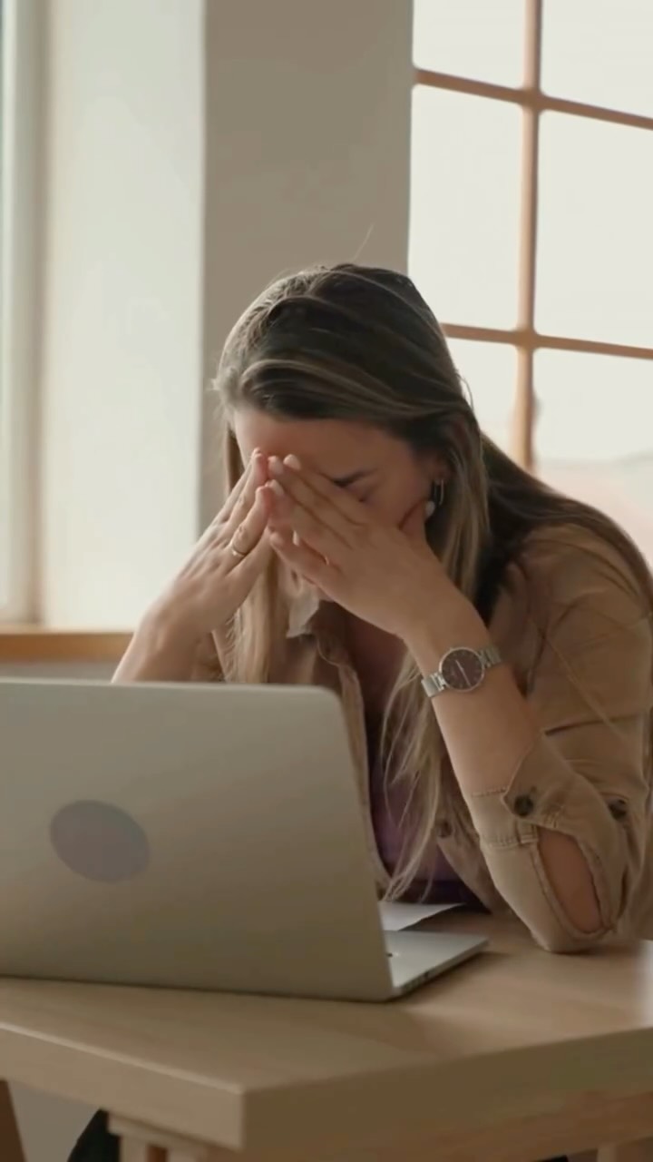 A veces lo que sentimos es una señal de preparación.
Otras veces, es una señal de que necesitamos apoyo.
Escuchar nuestras emociones también es un acto de cuidado.
Si sientes que algo ya no está siendo llevadero, no tienes que enfrentarlo sola/o.
En Centro de Salud Hanami estamos para acompañarte 🤍
Agenda tu orientación y encuentra el apoyo que necesitas en:
🌿 www.espaciodesaludhanami.com
📲 @espaciodesalud.hanami
📞 +56 9 4225 1644
#saludmentalchile #ansiedad #centrodesaludintegral