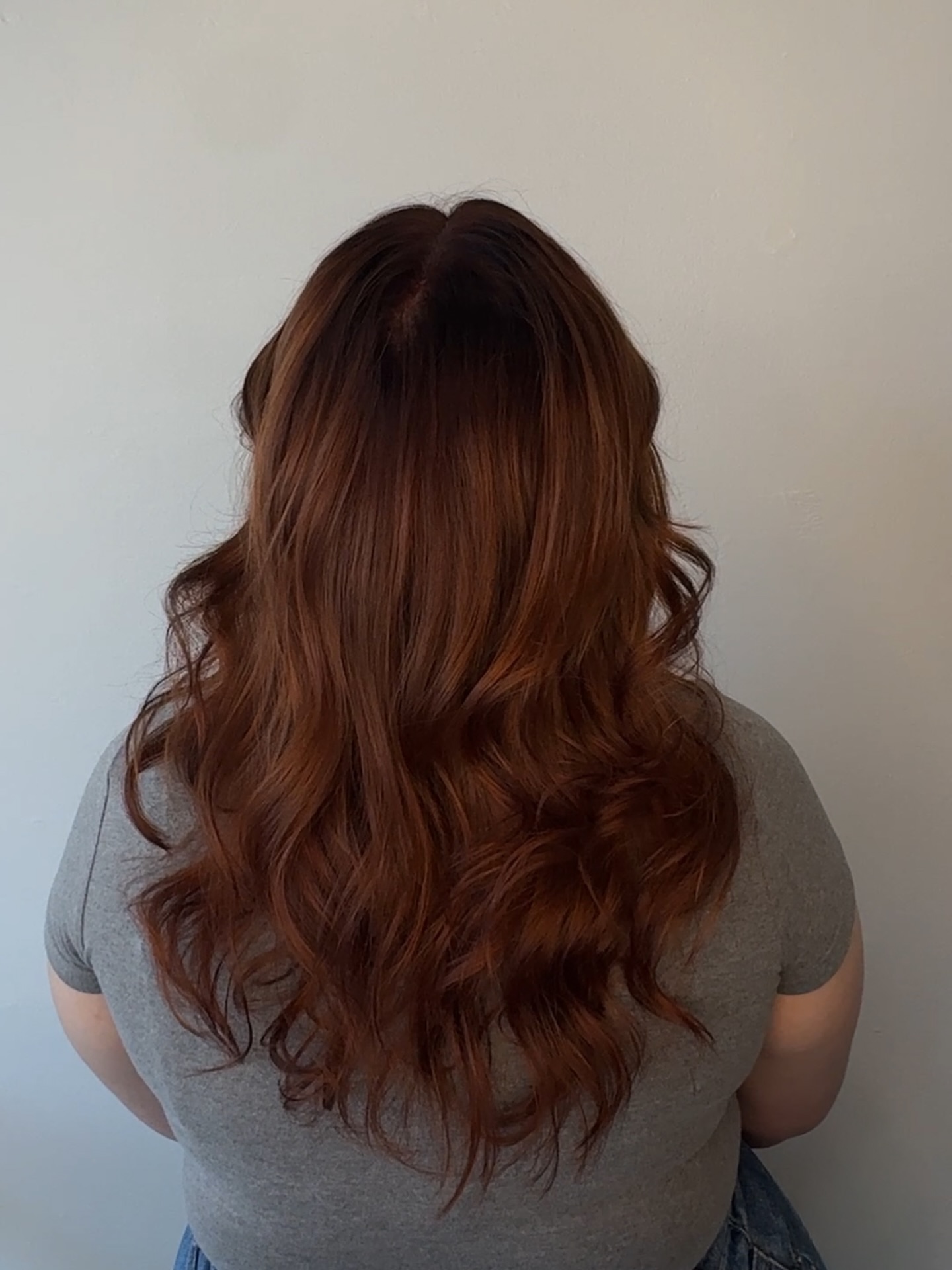 Copper is calling 📲 it’s time for hair dreams to come true. 🧡
If you’ve been thinking about the change, this is your sign. Rich warmth, high shine, and a custom tone made just for you. Tap the link in our bio to book your glow-up. ✨
#tampahaircolorist #tampabay #tampabae #ilovestpete