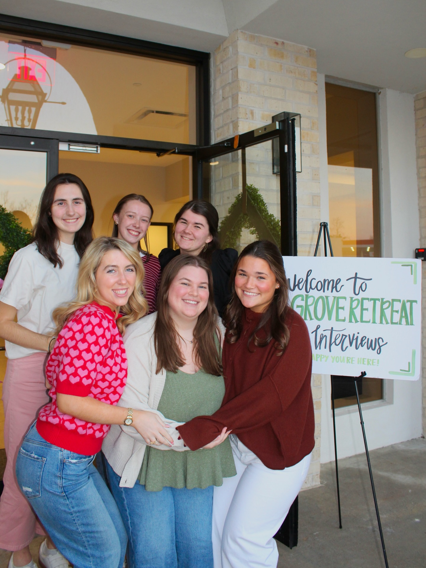 LETS GO INTERVIEW WEEK!!🎉🎉
This past week was so fabulous getting to know each and every one of you who applied. We absolutely loved getting to hear all of your stories and the passion for the upcoming retreat!
Thank you to every applicant and everyone that supported us throughout the week. Whether through some sweets, prayers, or reaching out, it was truly so appreciated! As well, a special shoutout to @gracebibleofoxford for letting us use your space!🫶🏻