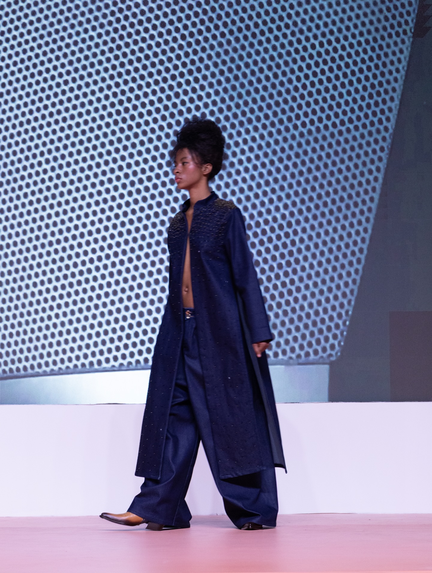 ▪️Pasarela: La fiesta prometida
▪️ Por: @alejandrocrockeroficial y @mppatriciamejia
▪️ @vicunhalatam @inexmoda @colombiatex_oficial