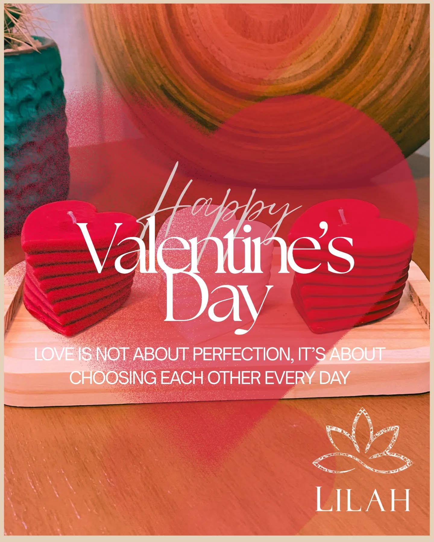 Hoje é dia de celebrar o amor em sua forma mais pura ❤️✨
Que cada chama acesa seja um lembrete do carinho, da conexão e dos momentos que fazem o coração bater mais forte. Surpreenda com um presente que envolve, perfuma e emociona.
Feliz Valentine’s Day!
Escolha Lilah Velas & Aromas para tornar este dia ainda mais inesquecível.
#lilahvelas #santanadeparnaiba #valentinesday #diadovalentim #amor